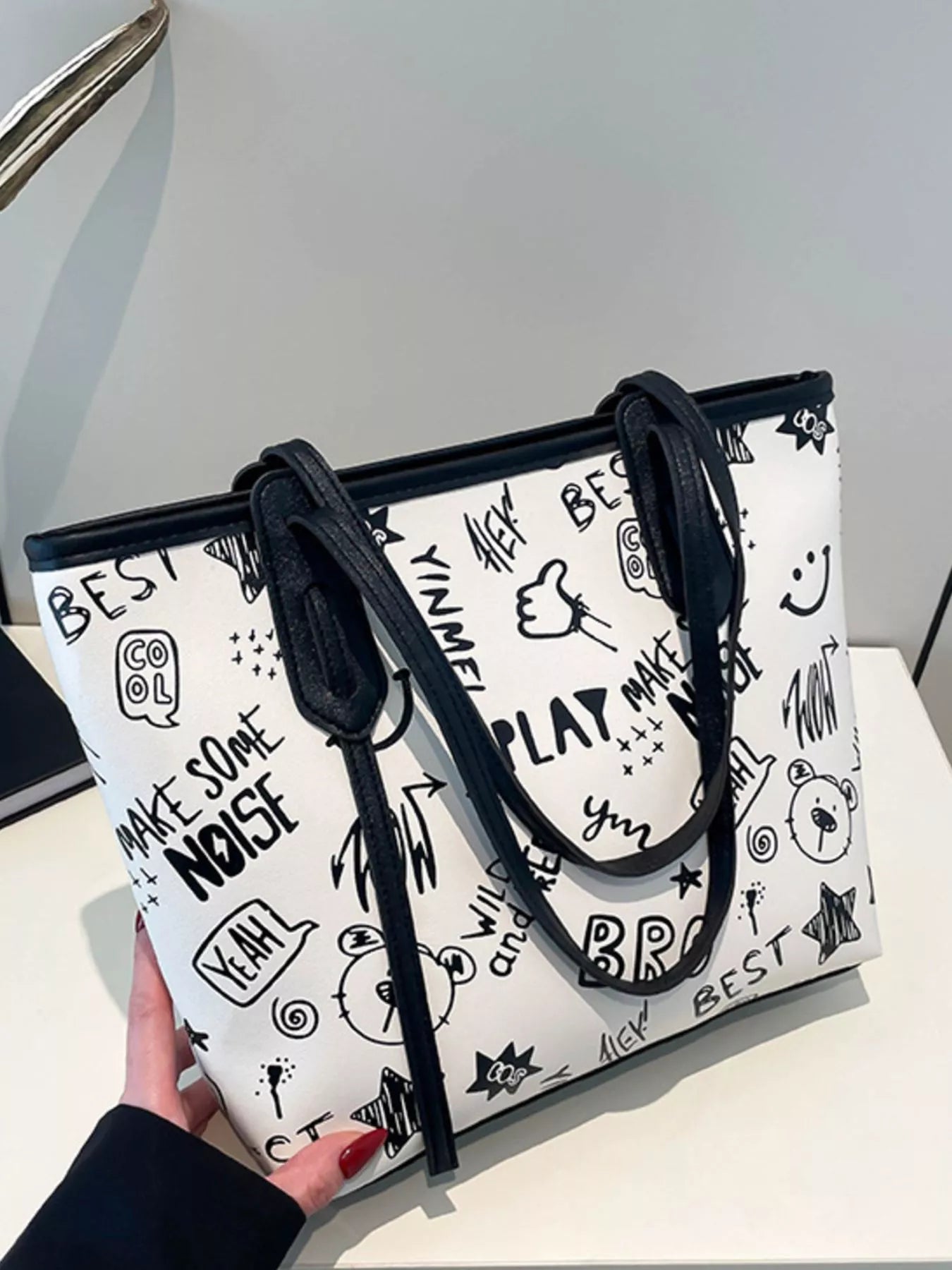 Graffiti Print Casual Tote Bag