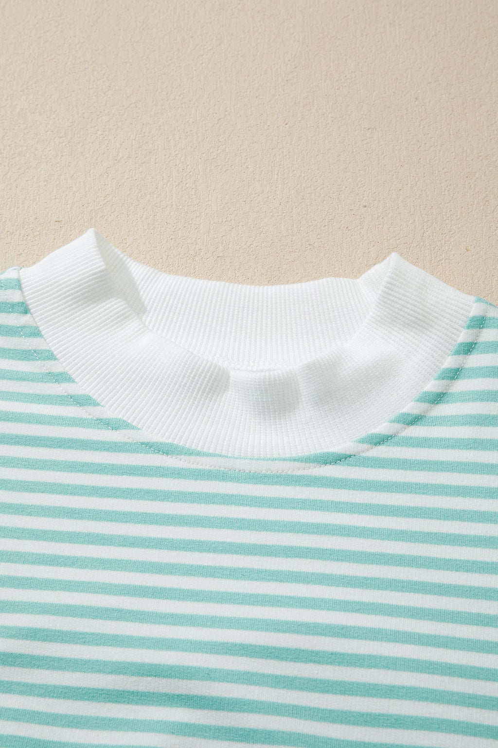 Green Stripe Cuffed Sleeve Contrast Mock Neck Tee Casual 2pcs Short Set