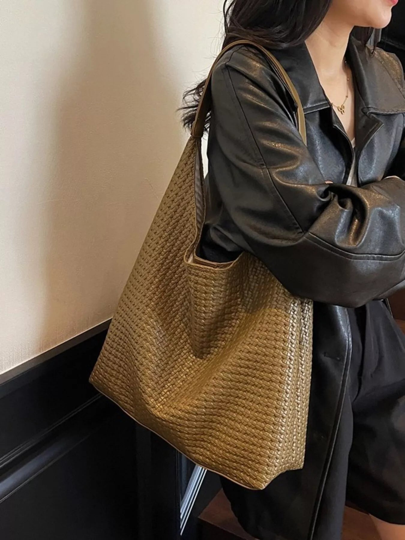 Woven Straw Texture Shoulder Bag
