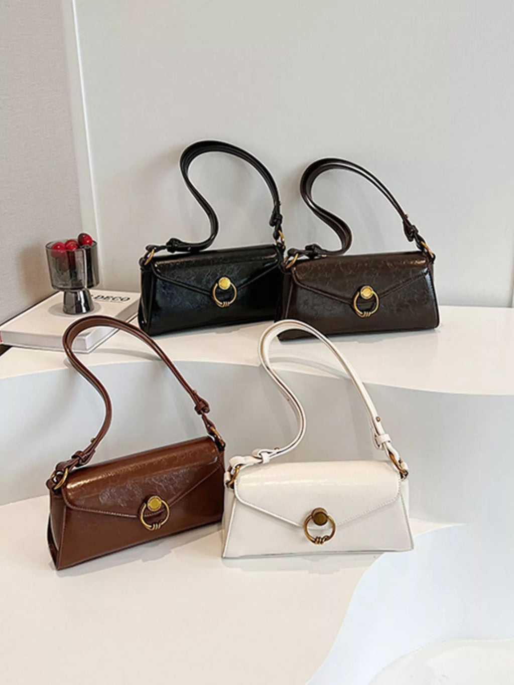 Retro Ring Decor Shoulder Bag