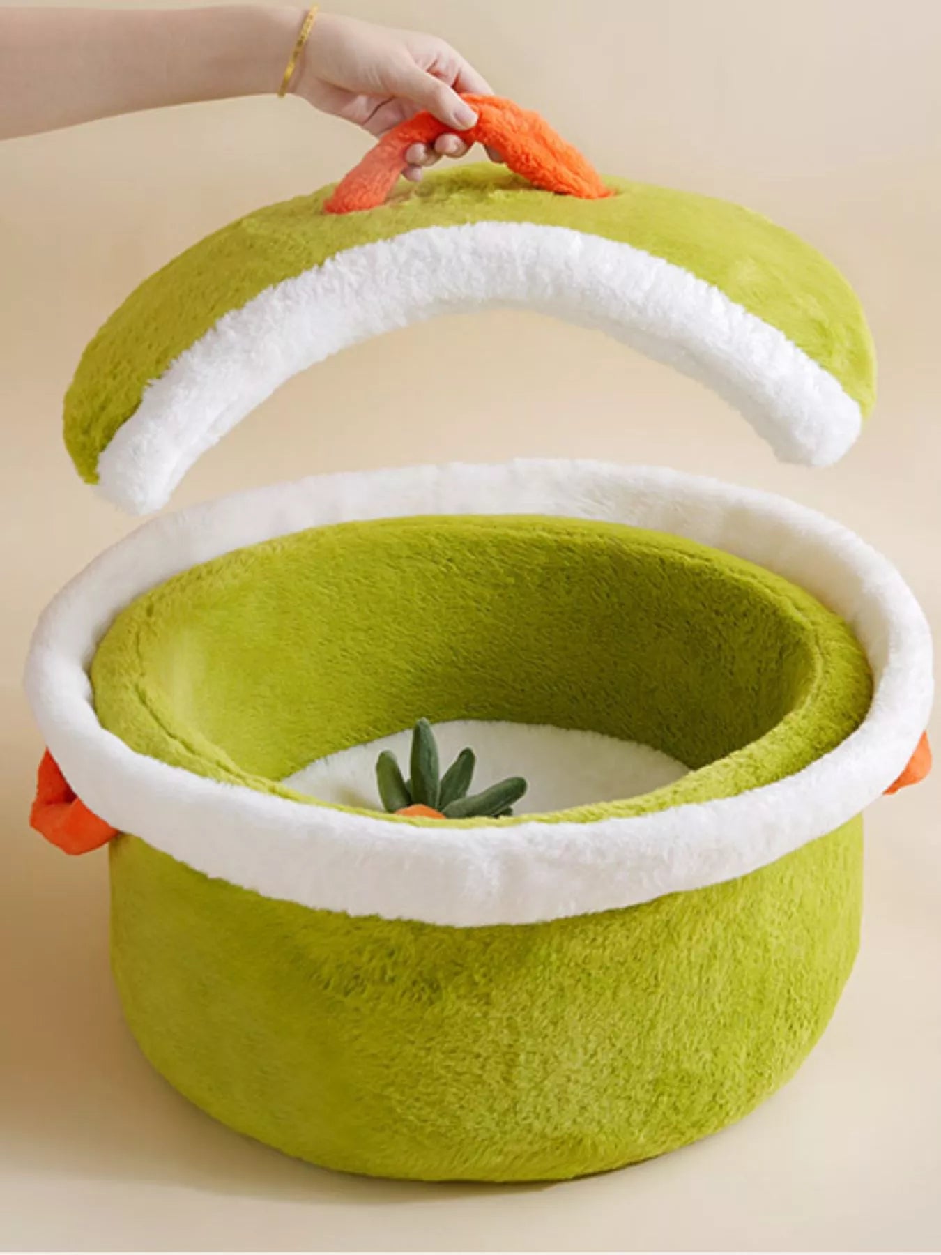 Cozy Warm Round Covered Semi-Enclosed Pet Nest