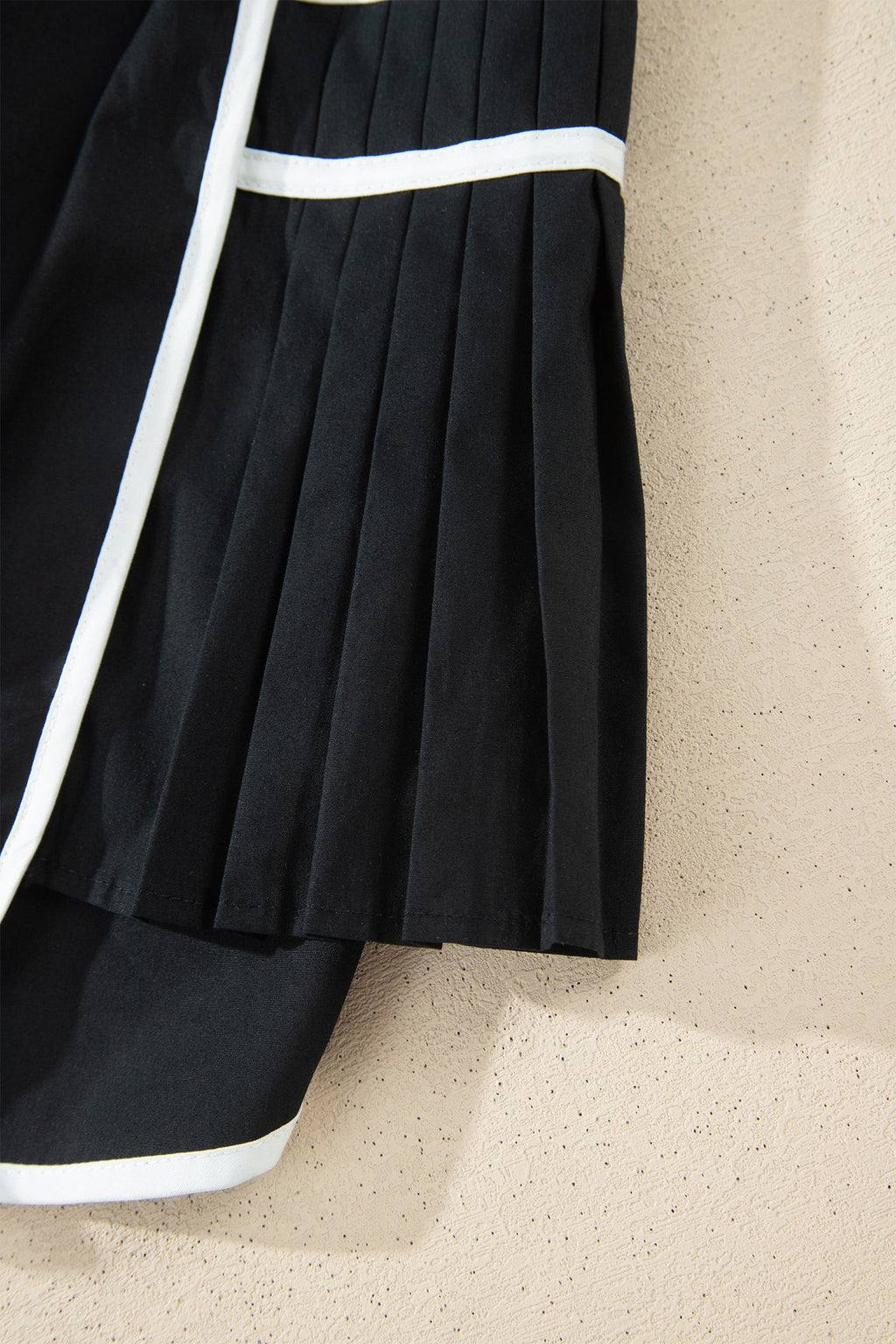 Black Contrast Trim Pleated Casual Active Shorts