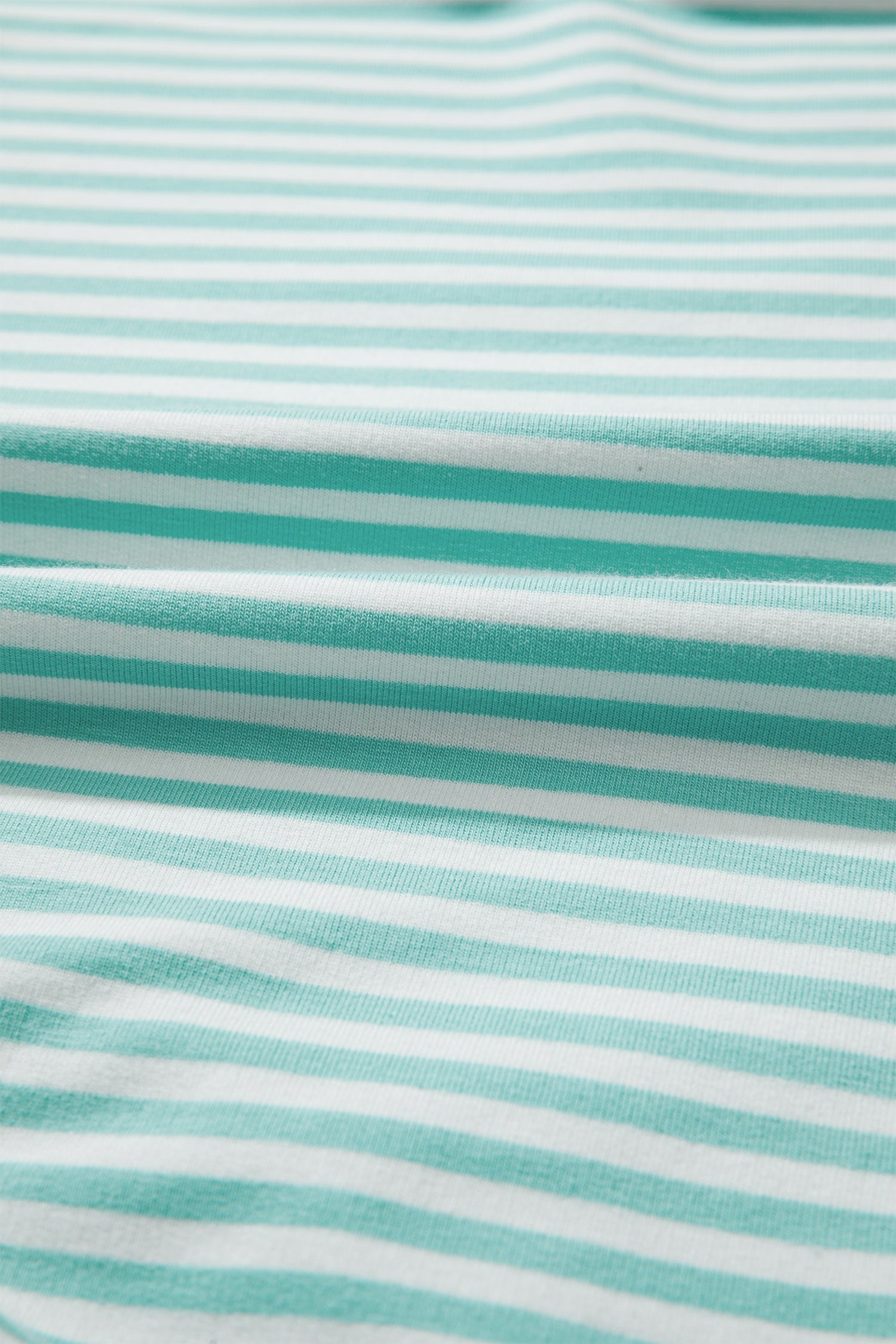 Green Stripe Cuffed Sleeve Contrast Mock Neck Tee Casual 2pcs Short Set