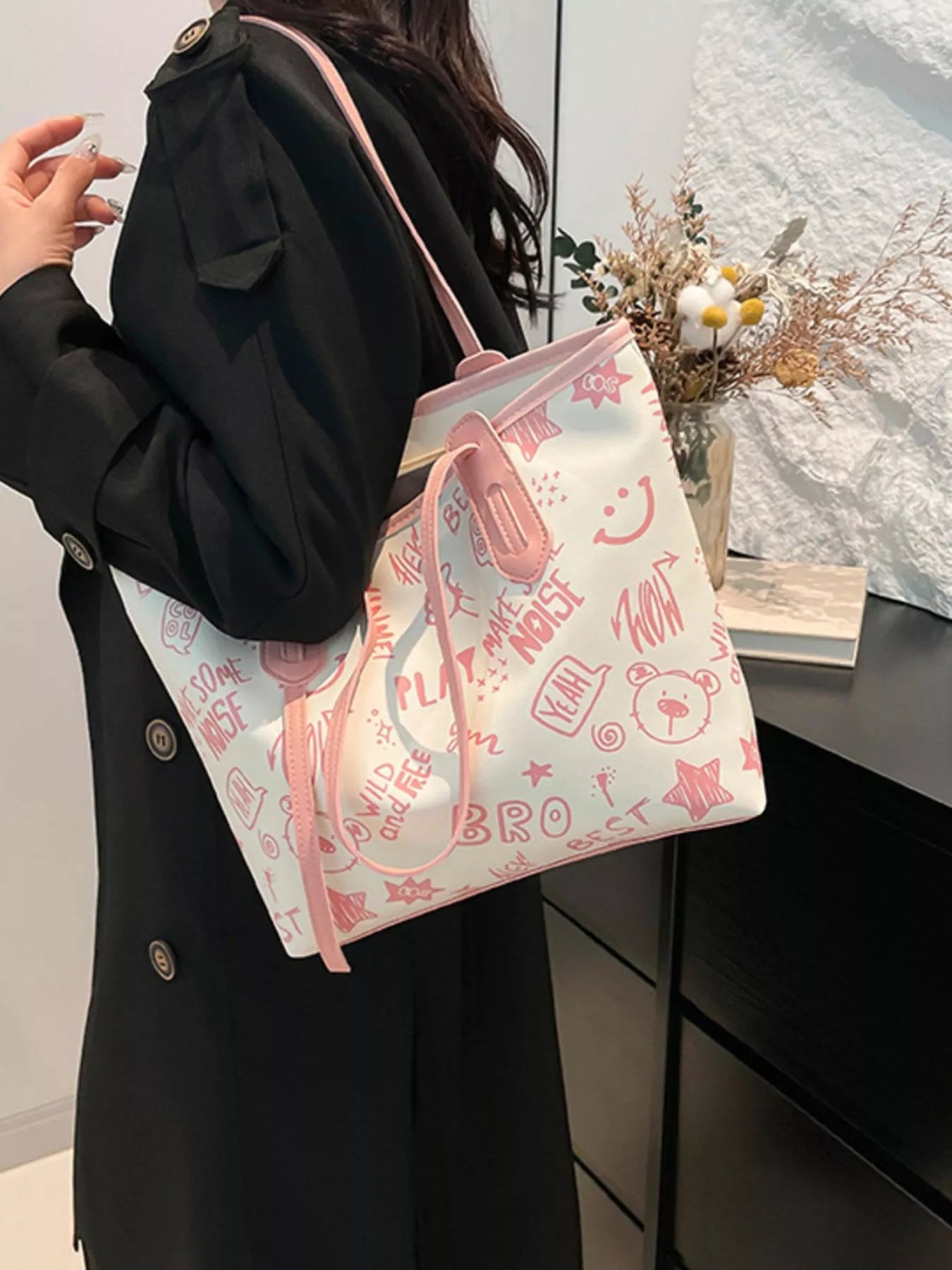 Graffiti Print Casual Tote Bag