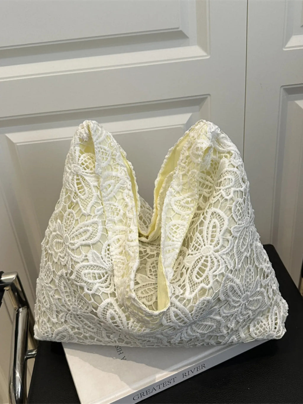 Lace Pattern Shoulder Bag