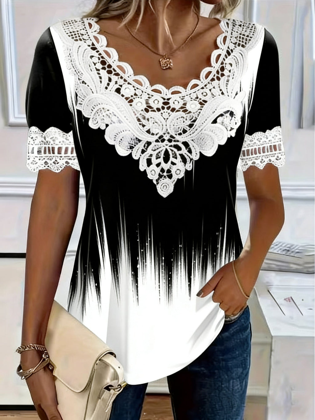 Women's Lace Patchwork Crew Neck Short Sleeve T-Shirt