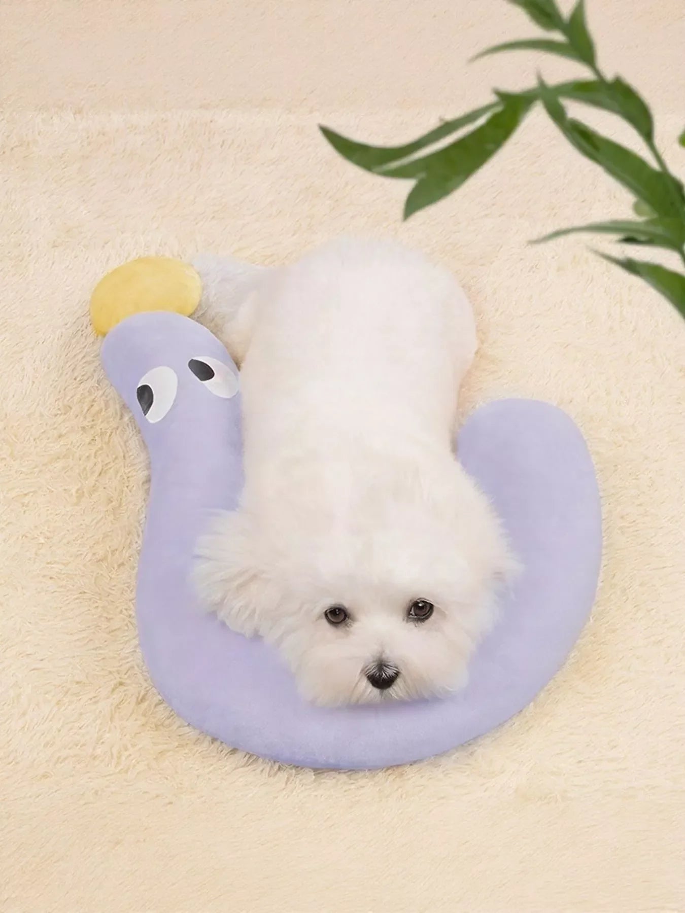 Question Mark Shaped Plush Pet Bed