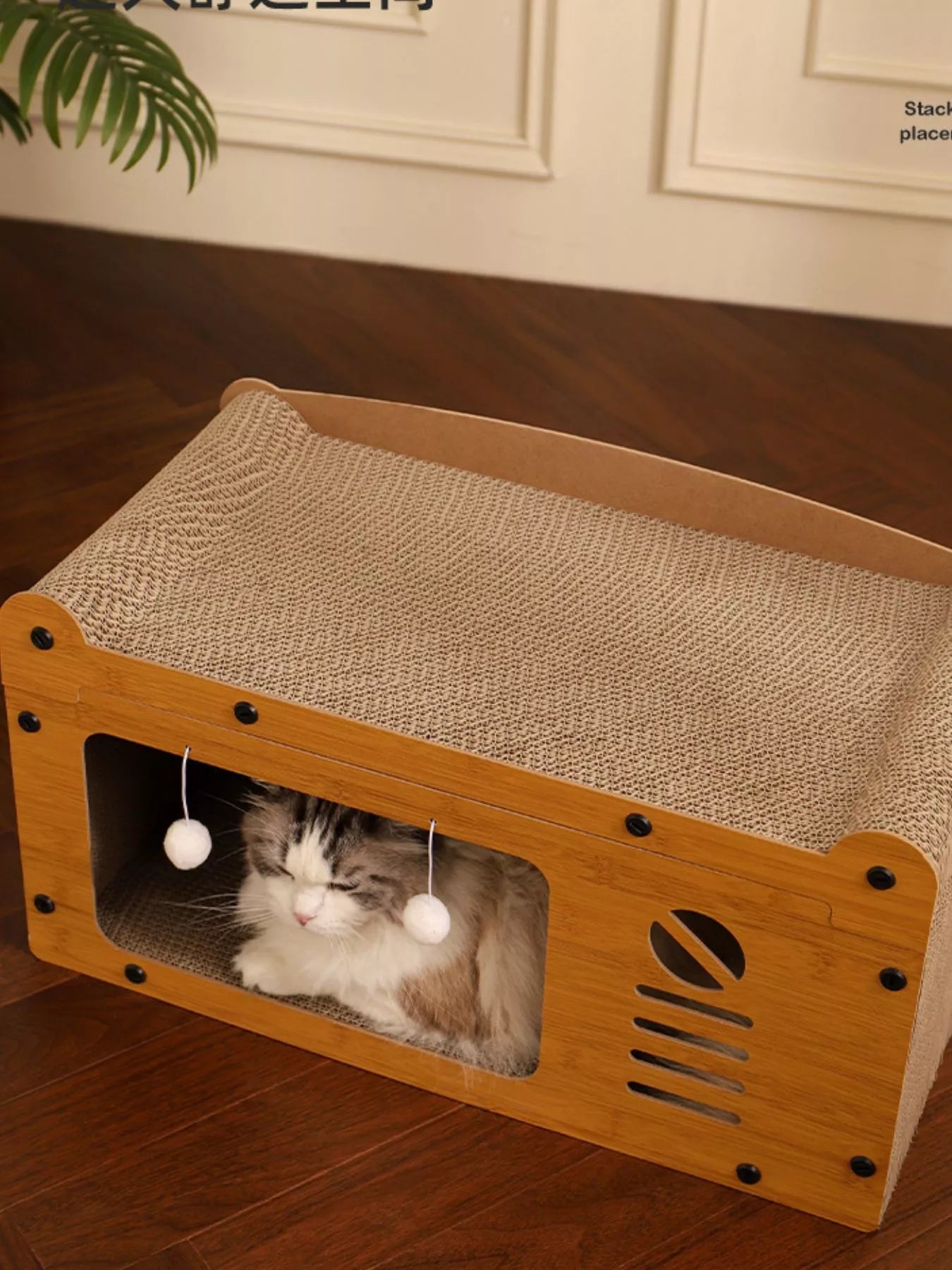 Wooden Cat House with Scratching Pad