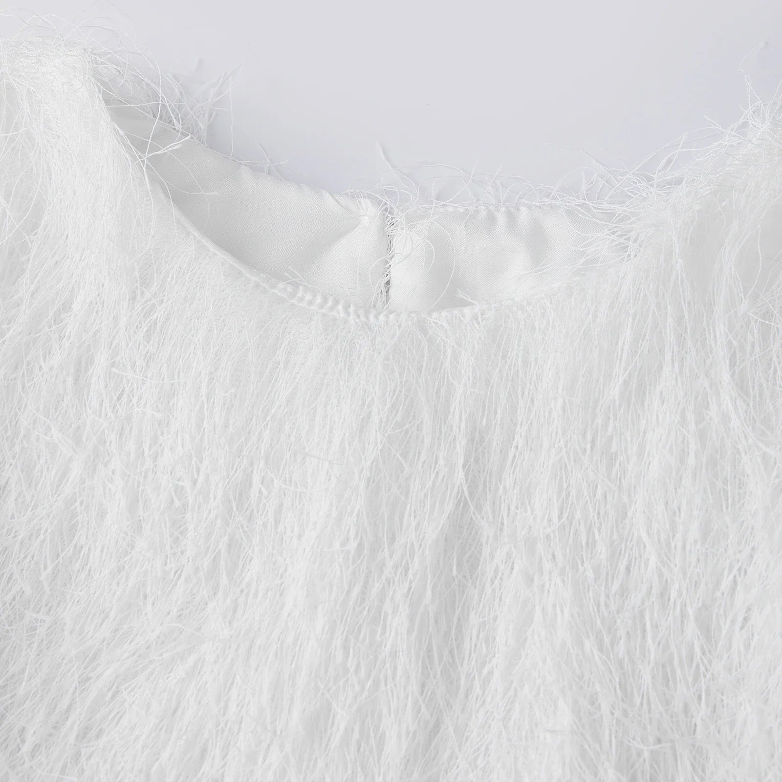 Women's 2026 Trendy White Fluffy Fur Sleeveless Cropped Top Soft Fuzzy Blouse Casual Party Daily Streetwear Fashion Top
