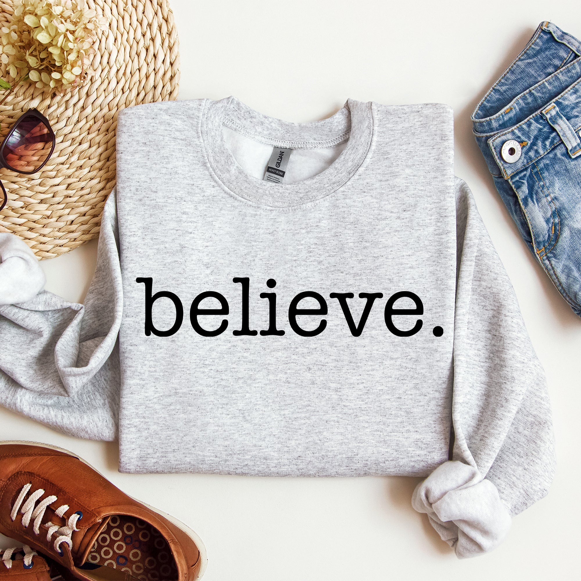 Believe Classic Minimalist Christmas Winter Snow Santa Xmas Cozy Festive Holidays Sweatshirt