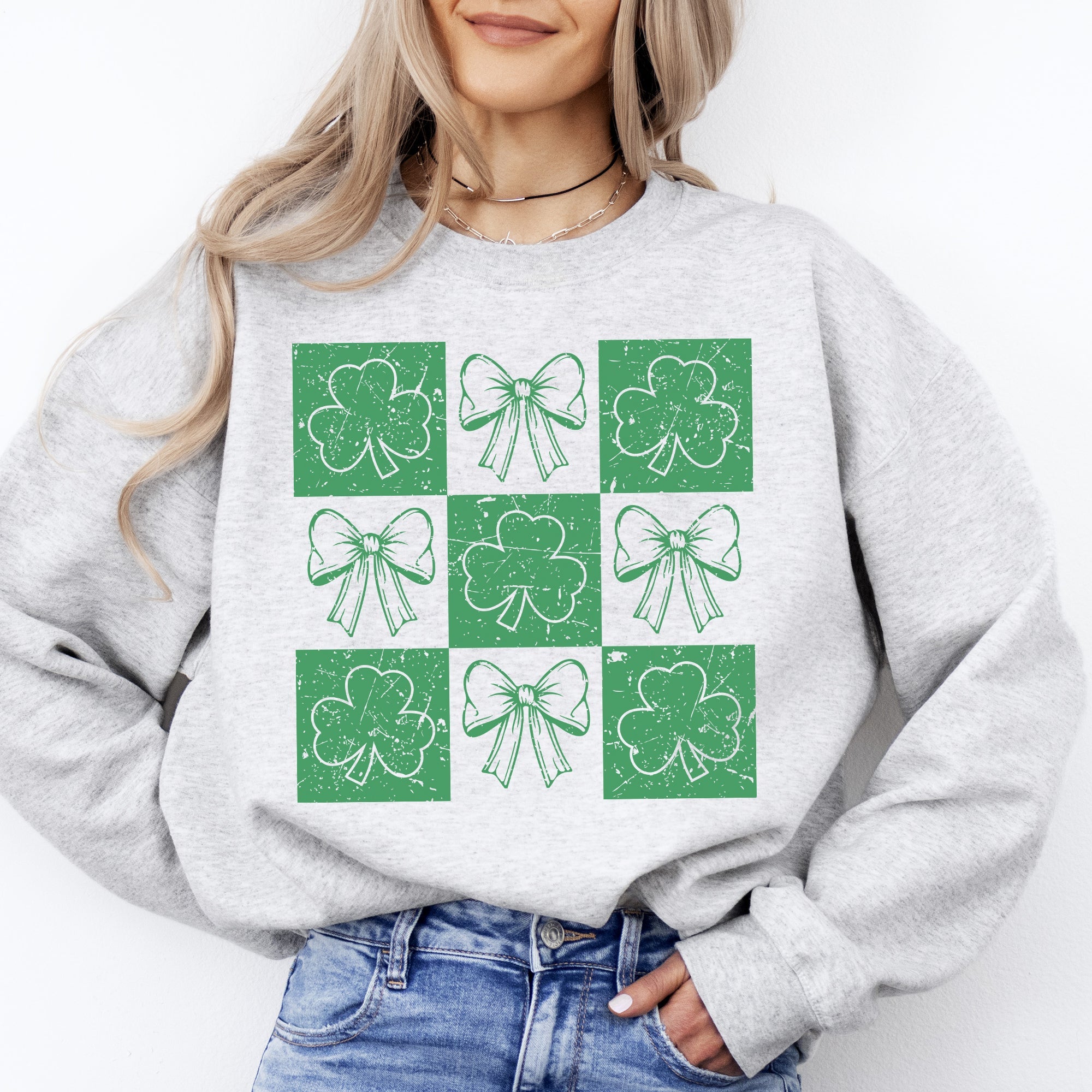 Checkered Retro Ribbon Bows St Patrick's Day Shamrock Clover Lucky Leprechaun Sweatshirt
