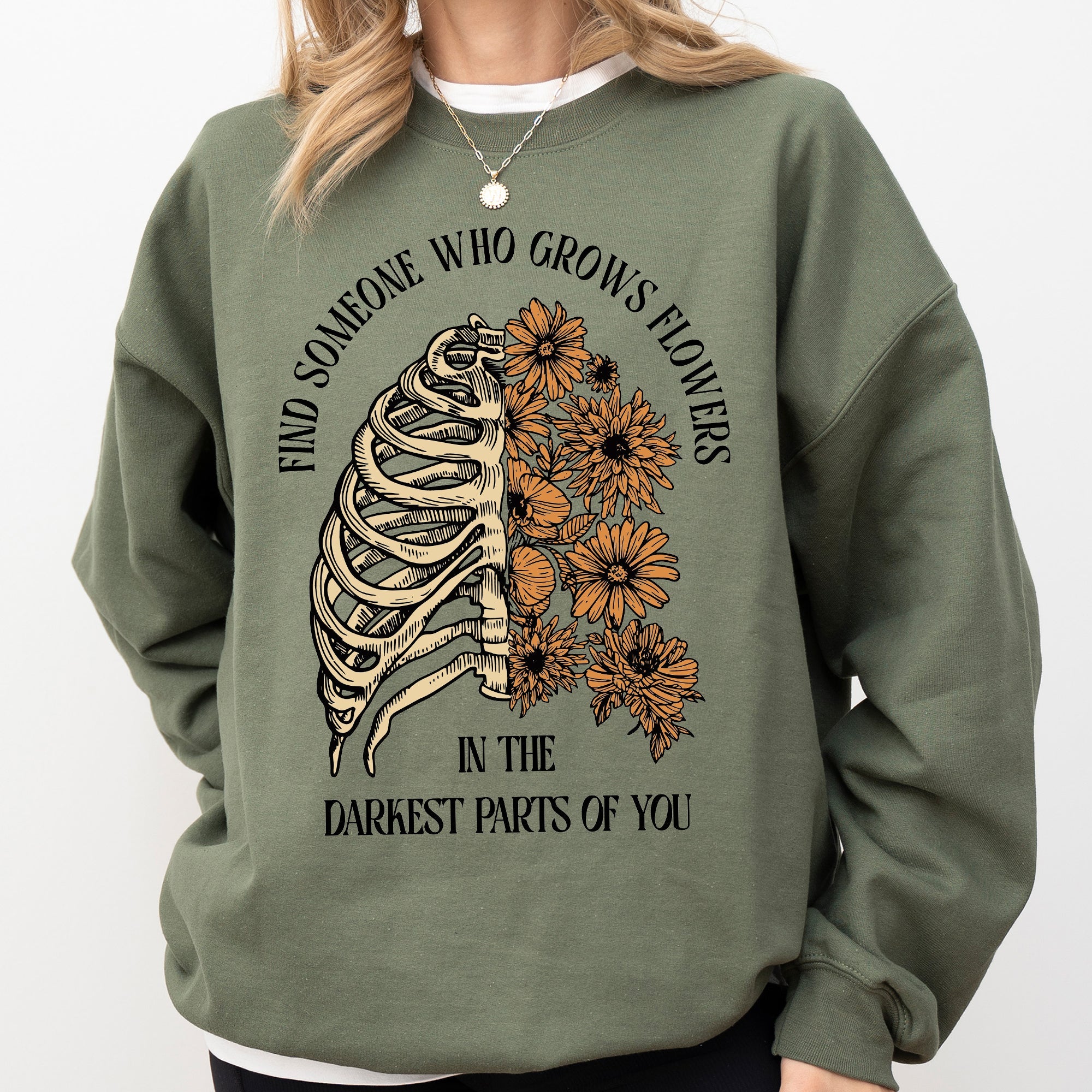 Find Someone Who Grows Flowers Skeleton Cowgirl Floral Western Skeleton Art Design Sweatshirt
