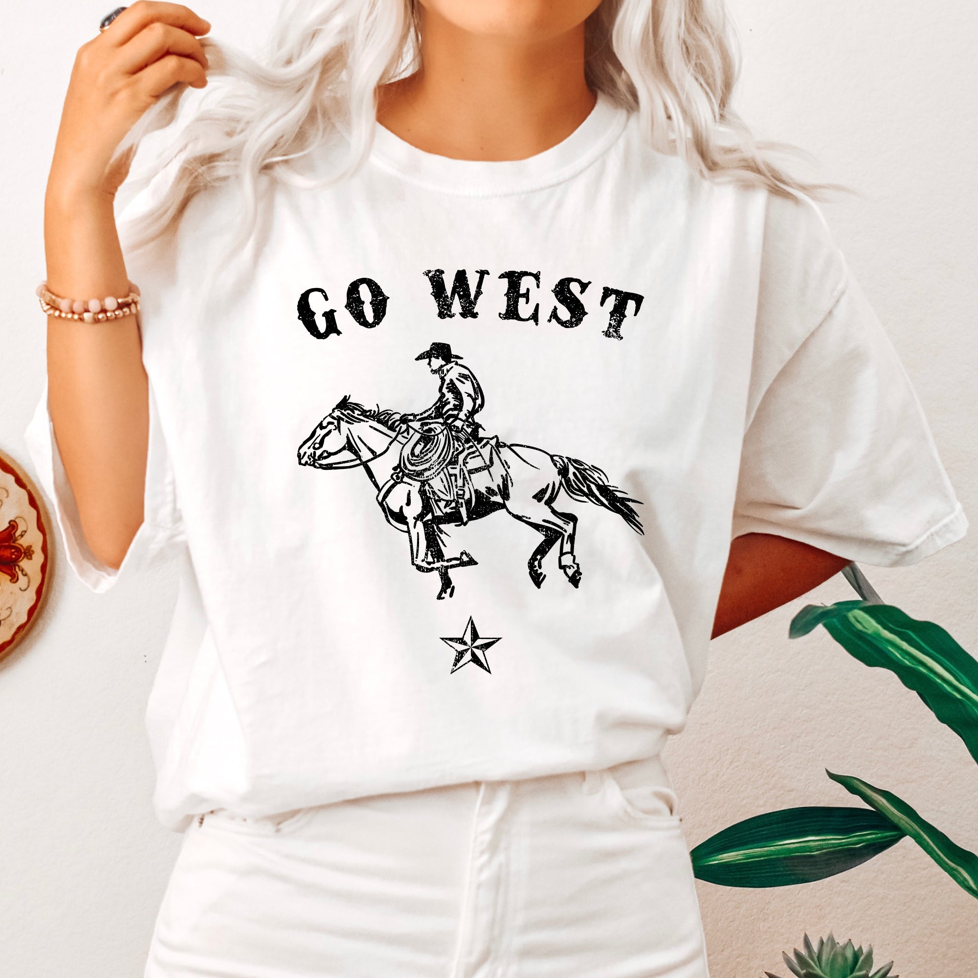 Go West Cowboy Horse Western Retro Vintage Cowboy Style Heritage Edition Comfort Colors Tee