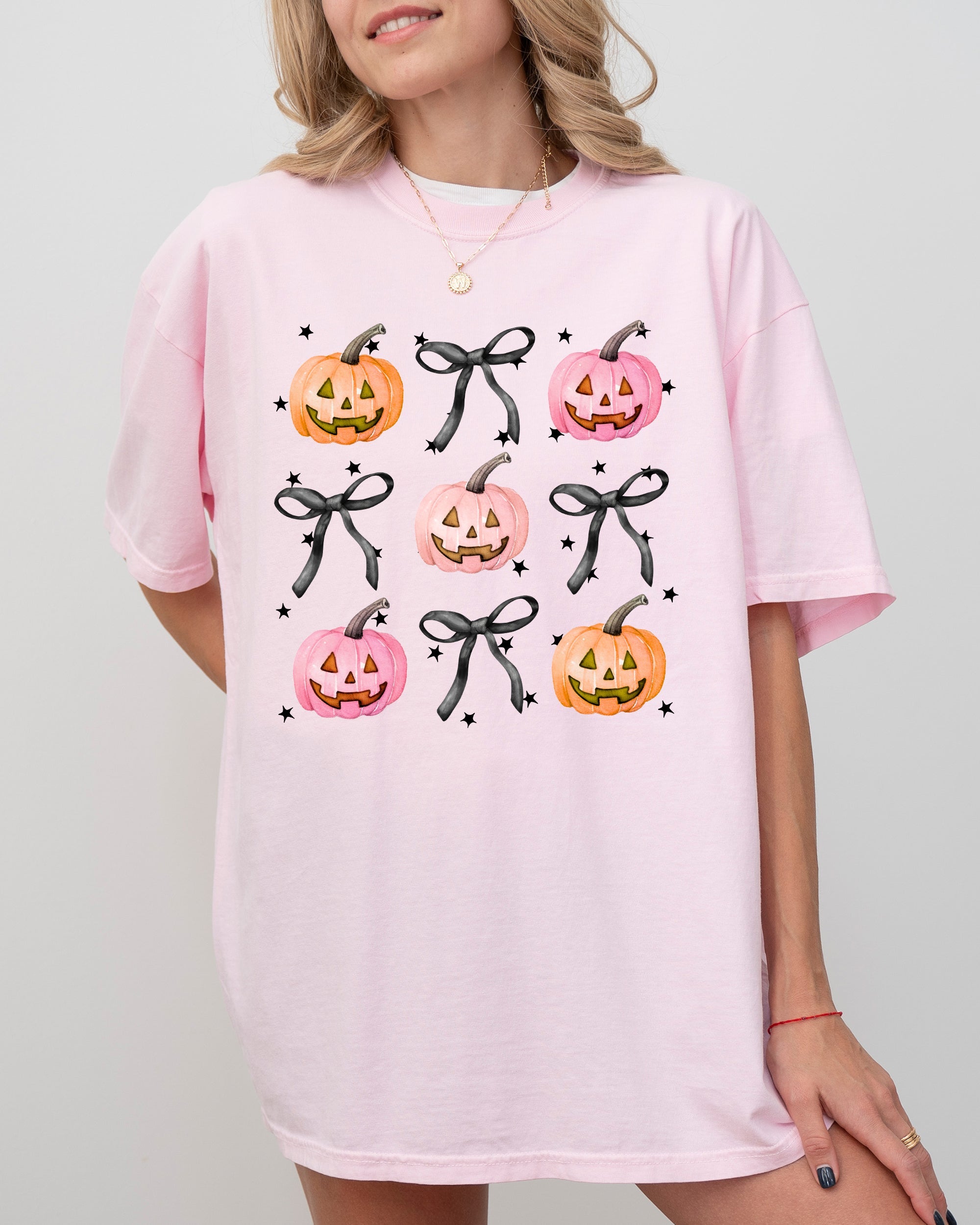 Halloween Cute Pumpkins Bows Jack-O-Lantern Girly Ribbons Coquette Spooky Autumn Fall Thanksgiving Comfort Colors Tee