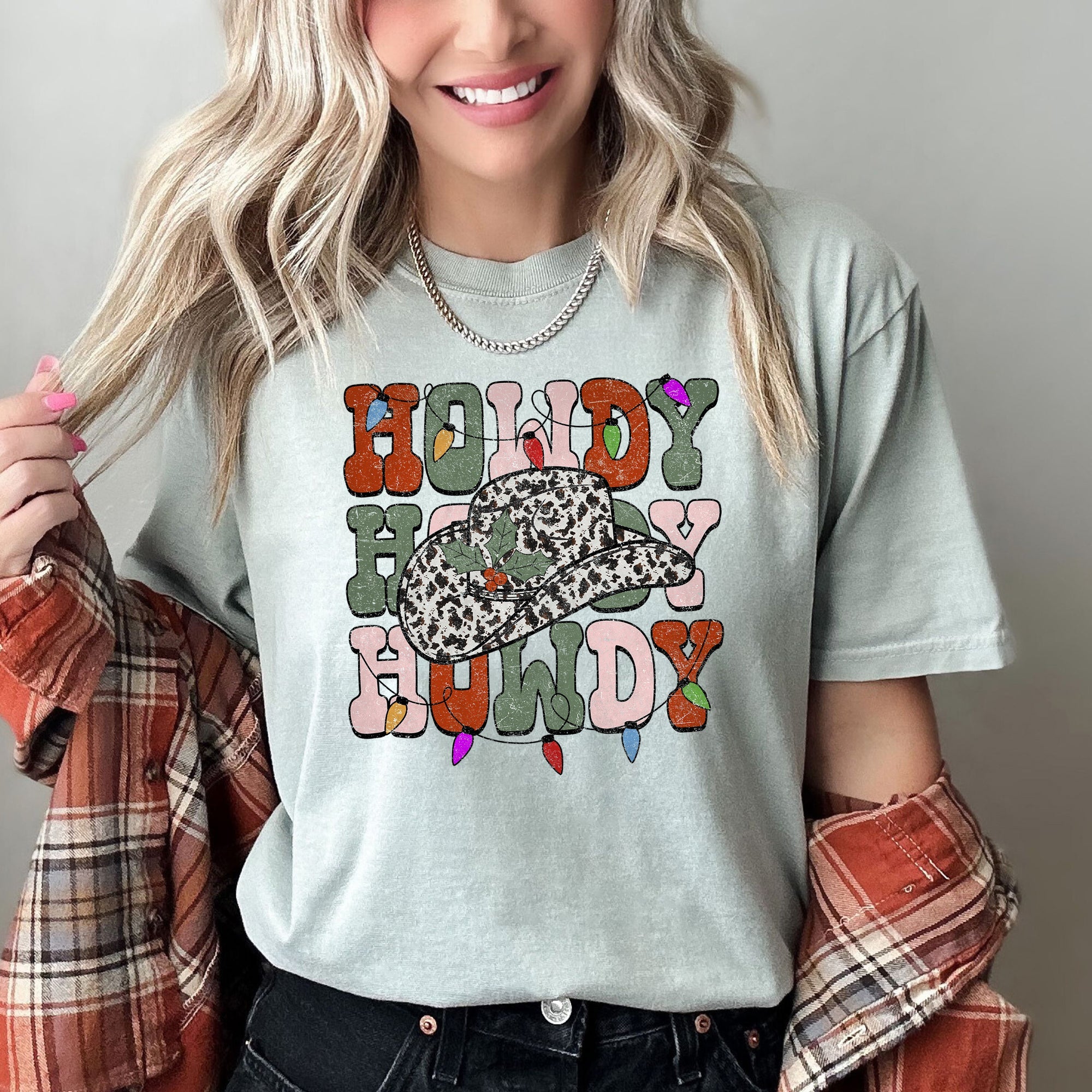 Howdy Christmas Leopard Print Cowboy Hat Retro Text Vintage Edition Comfort Colors Tee
