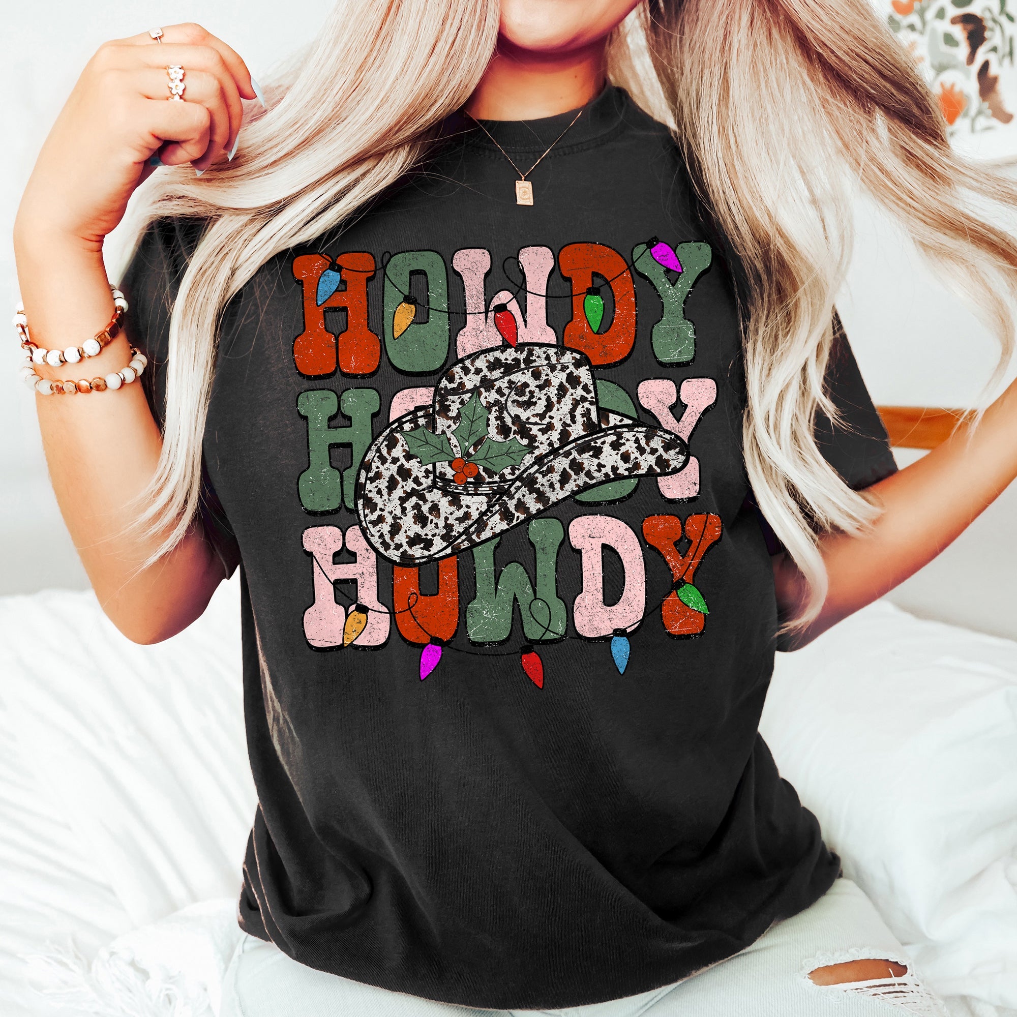 Howdy Christmas Leopard Print Cowboy Hat Retro Text Vintage Edition Comfort Colors Tee
