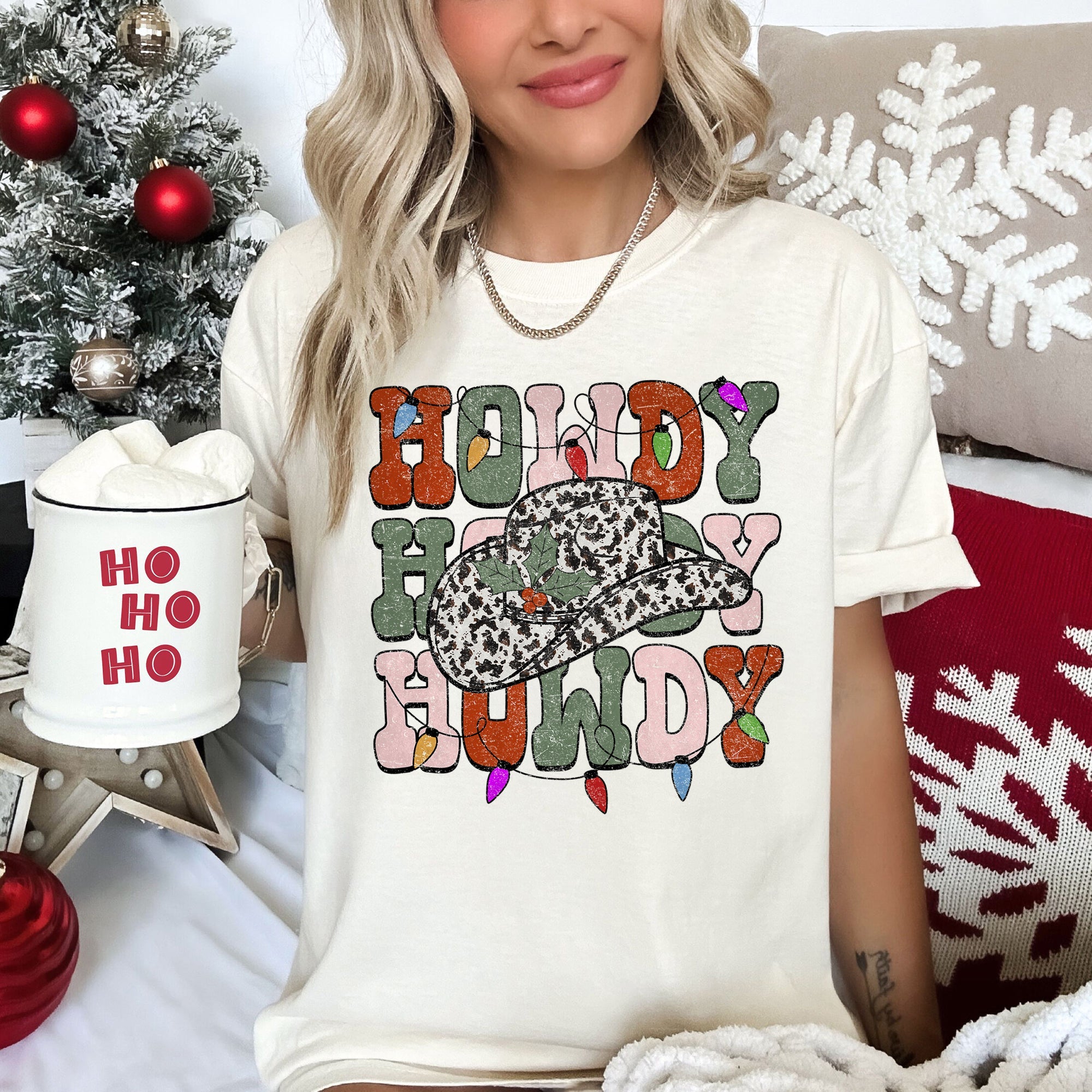 Howdy Christmas Leopard Print Cowboy Hat Retro Text Vintage Edition Comfort Colors Tee