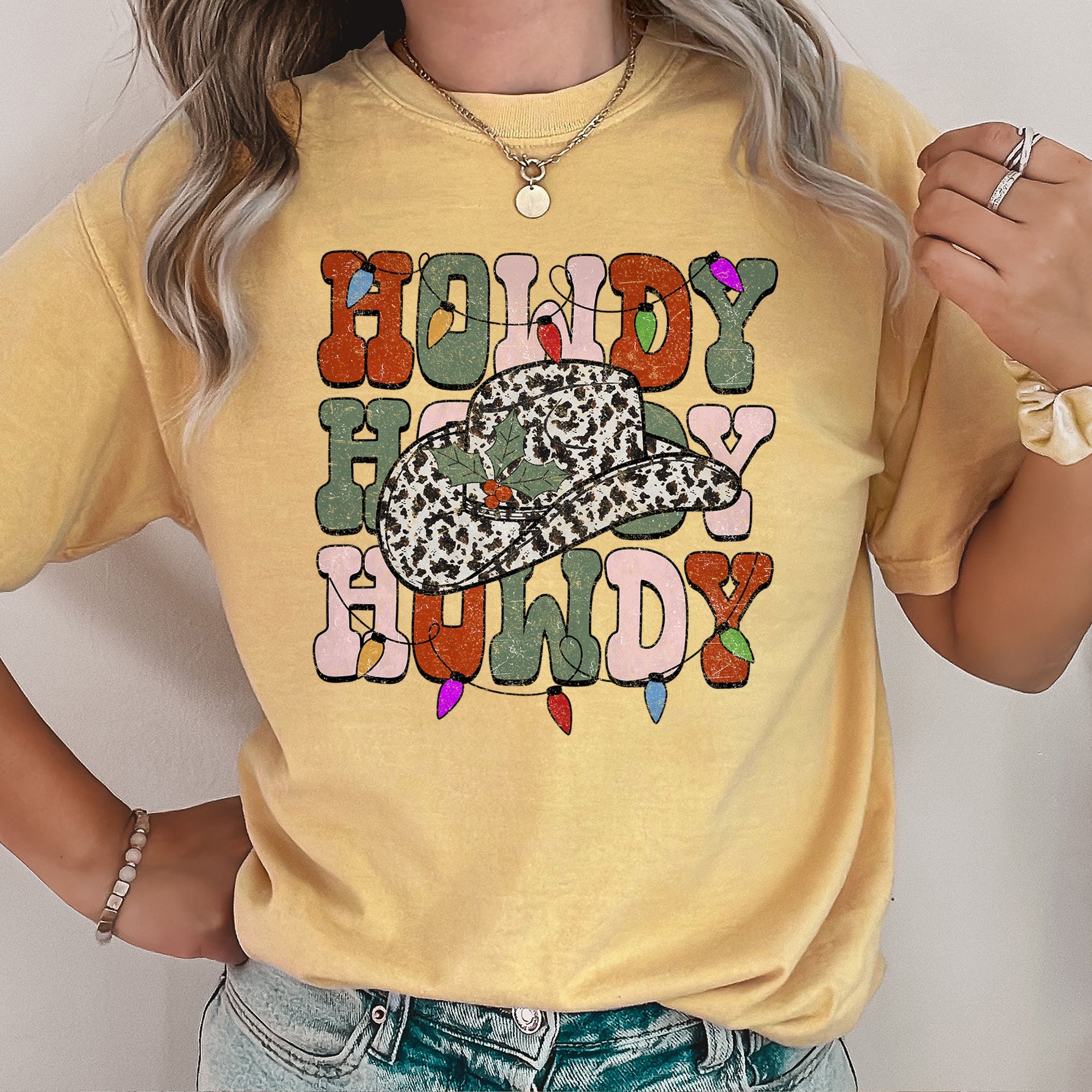 Howdy Christmas Leopard Print Cowboy Hat Retro Text Vintage Edition Comfort Colors Tee