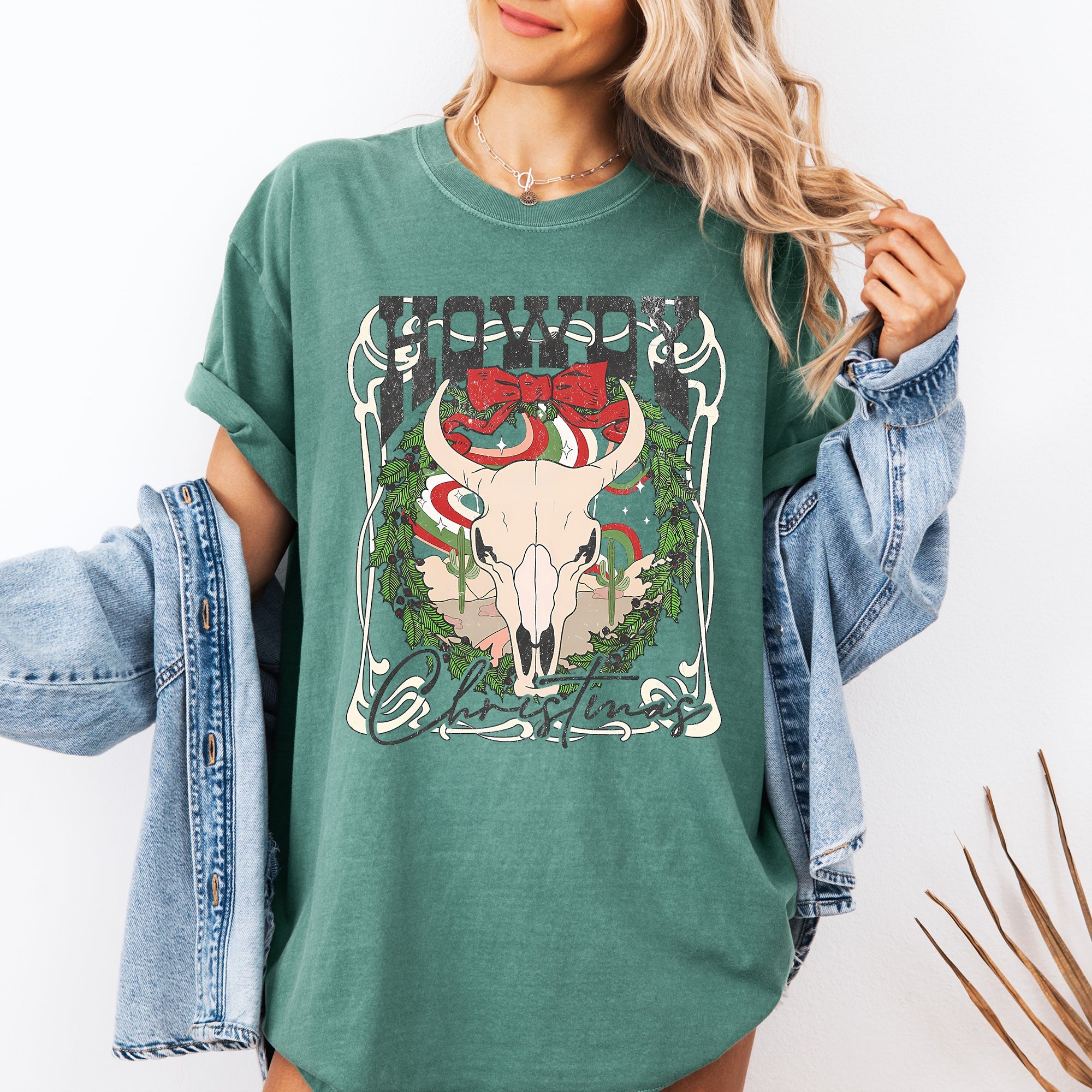 Howdy Christmas Skull Western Cowboy Vintage Holiday Western Illustration Comfort Colors Tee