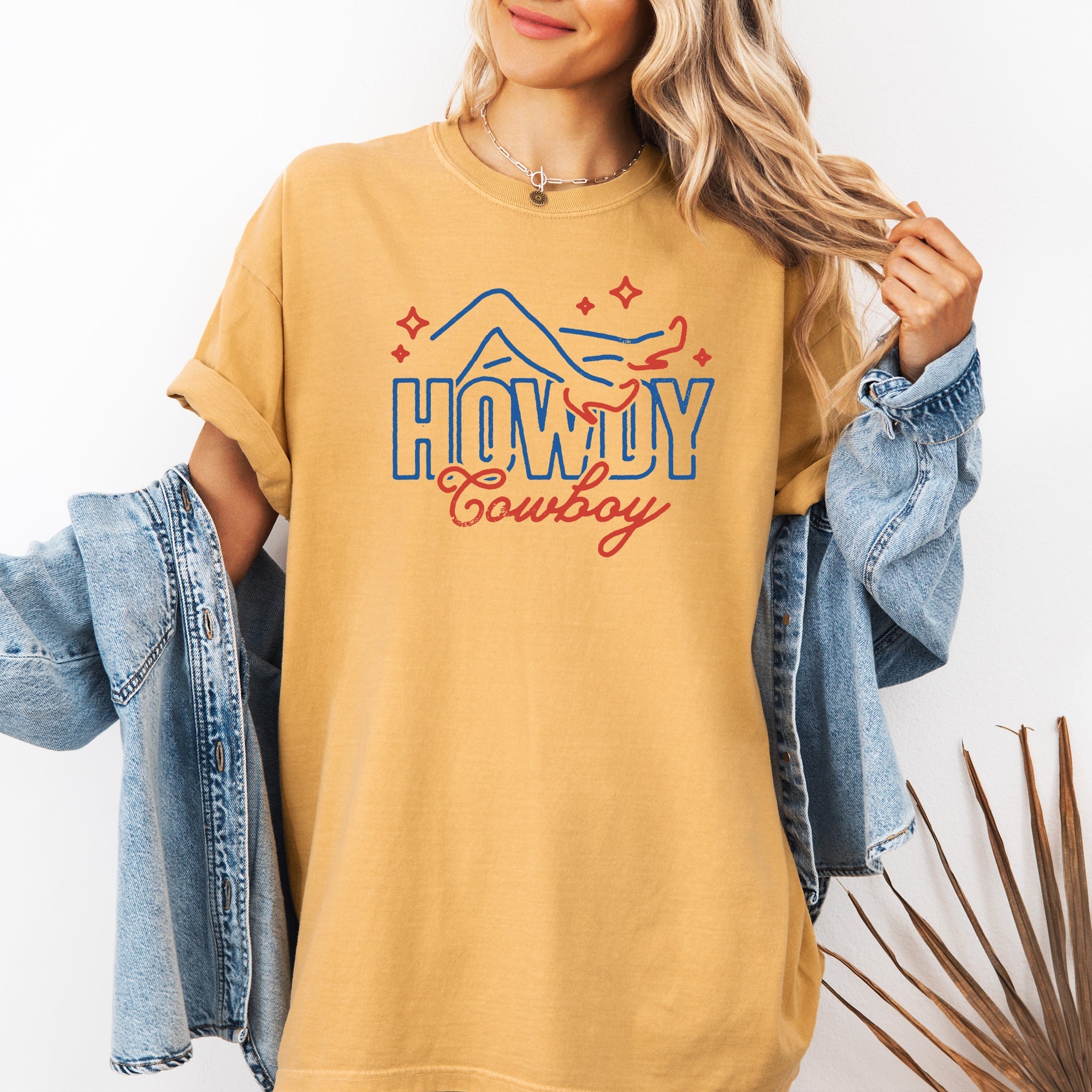 Howdy Cowboy Neon Las Vegas Retro Western Country Vintage Classic Comfort Colors Tee