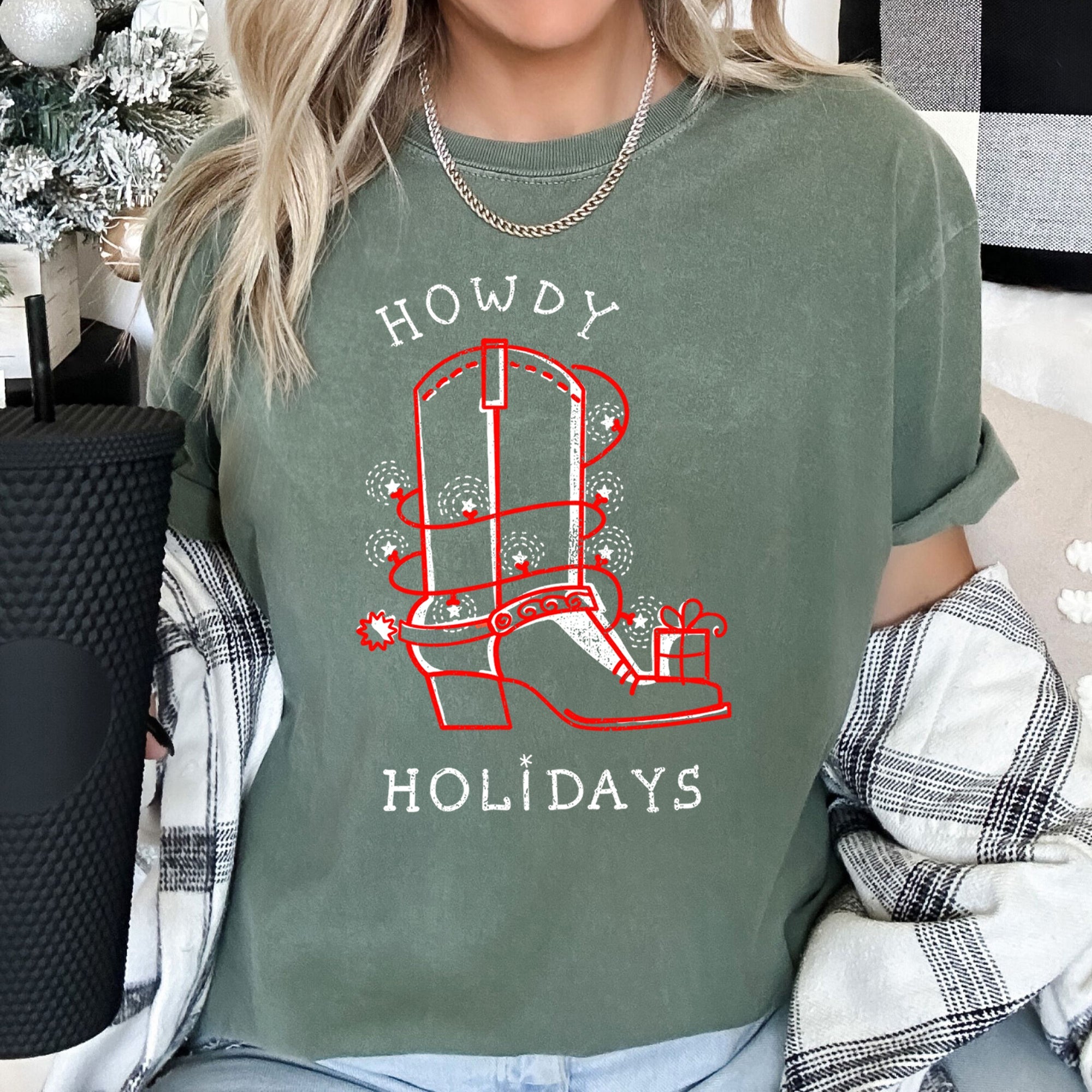 Howdy Holidays Christmas Cowboy Boot Retro Western Style Festive Vintage Comfort Colors Tee