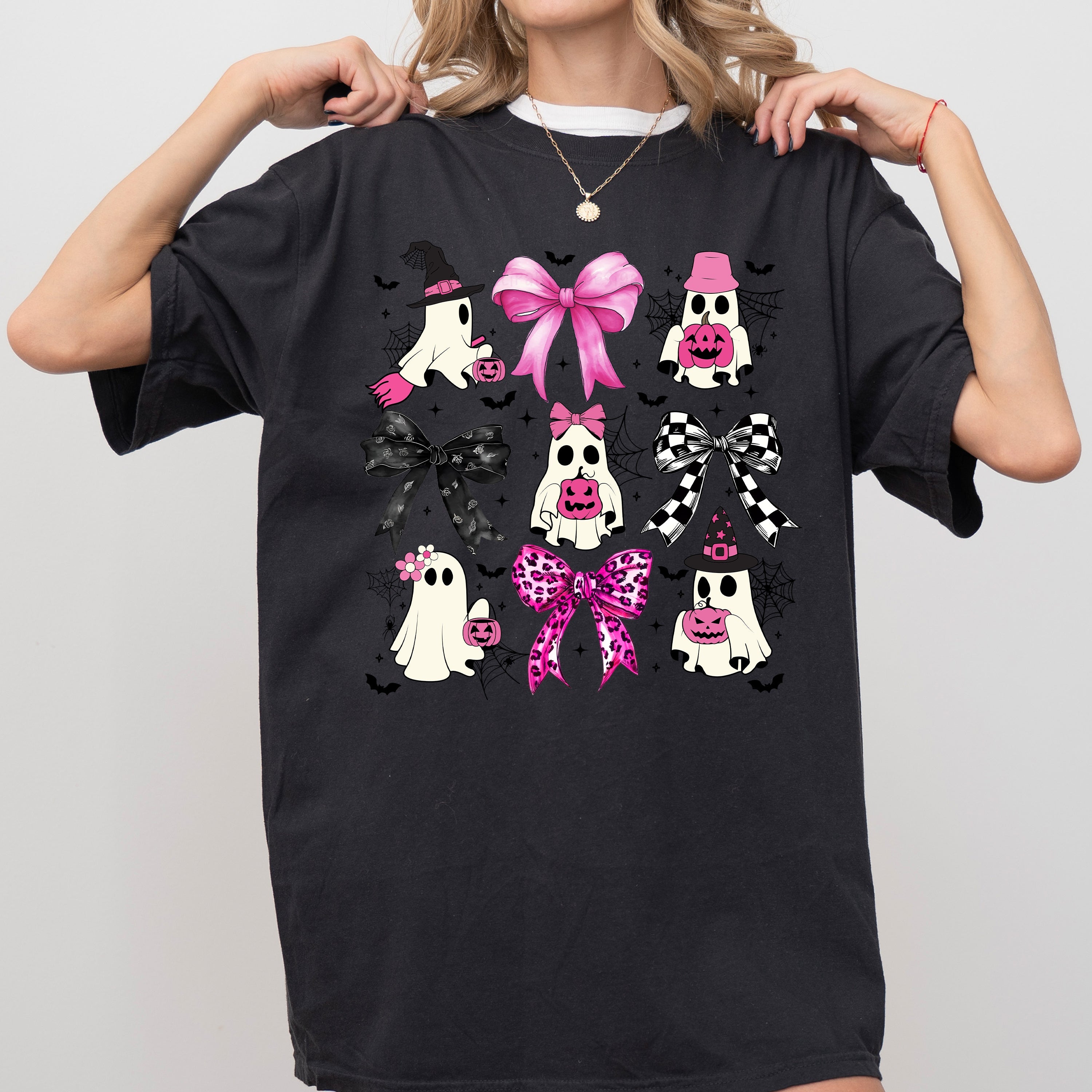 Coquette Bow Cowboy Ghost Vintage Western Witch Aesthetic Meme Halloween Costume Comfort Colors Tee