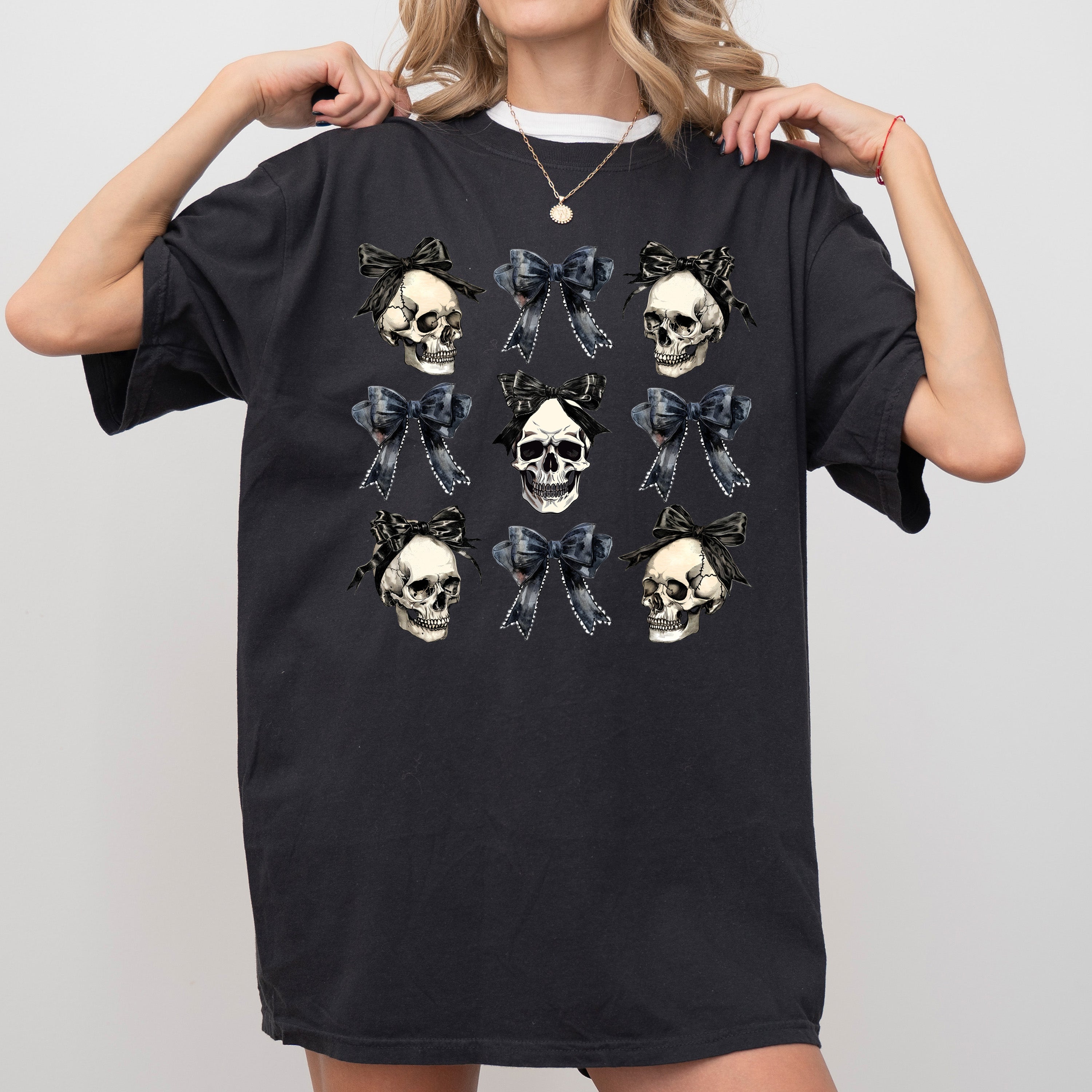 Skull Bow Coquette Vintage Western Witch Aesthetic Meme Halloween Costume Comfort Colors Tee