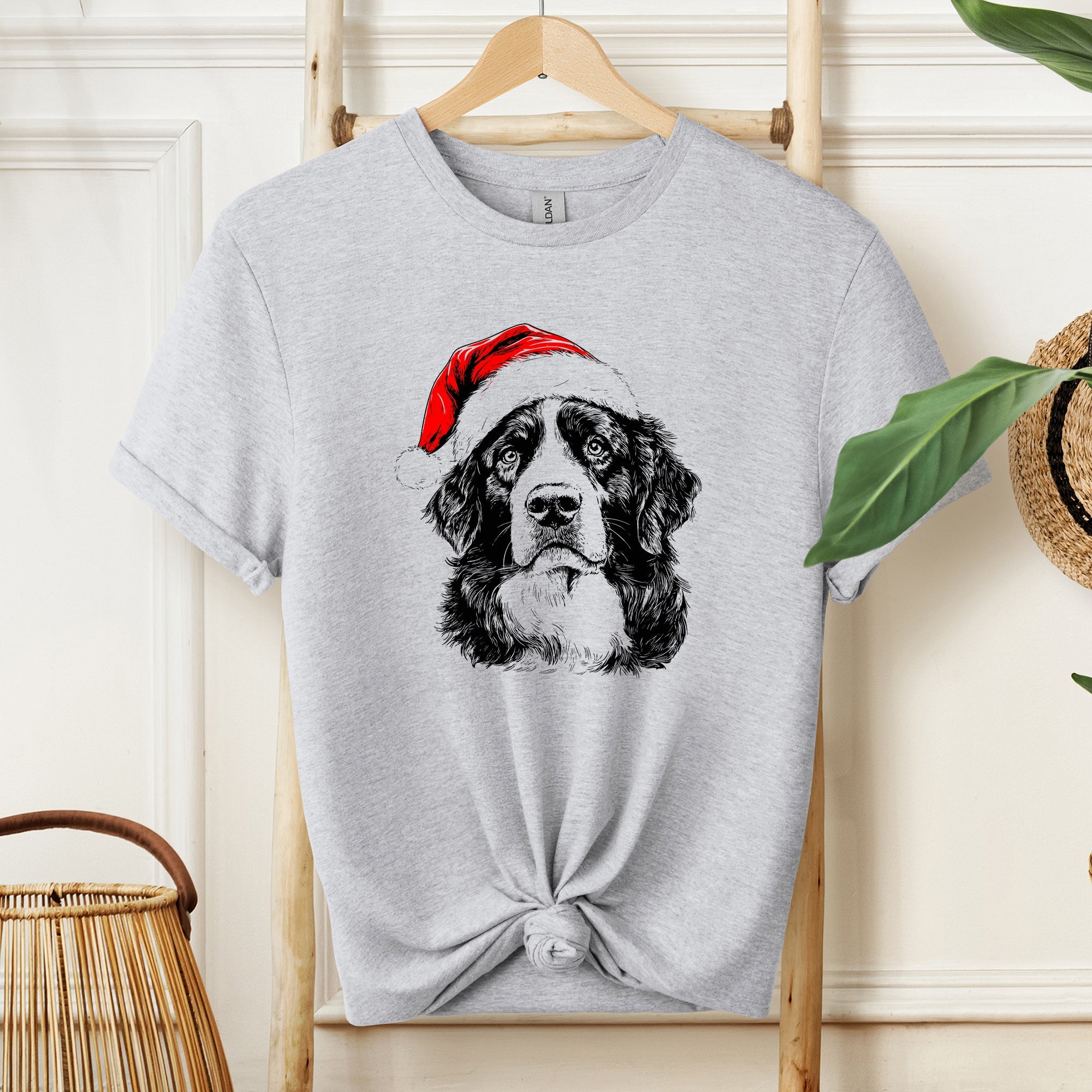 Bernese Mountain Santa Dog Christmas Dog Lover Portrait Holiday Design Comfort Colors Tee