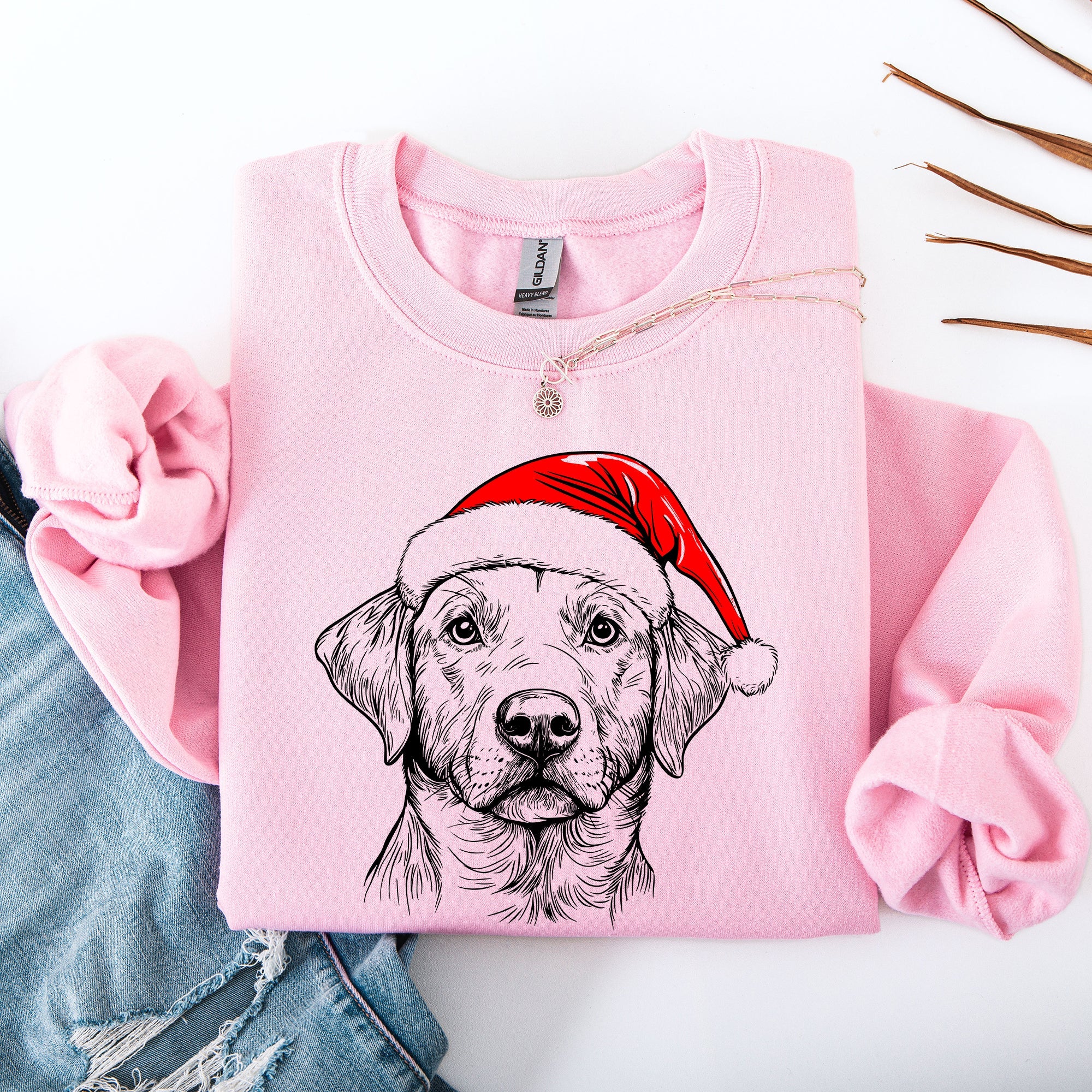 Labrador Retriever Santa Hat Christmas Scene For Dog Lovers And Family Sweatshirt