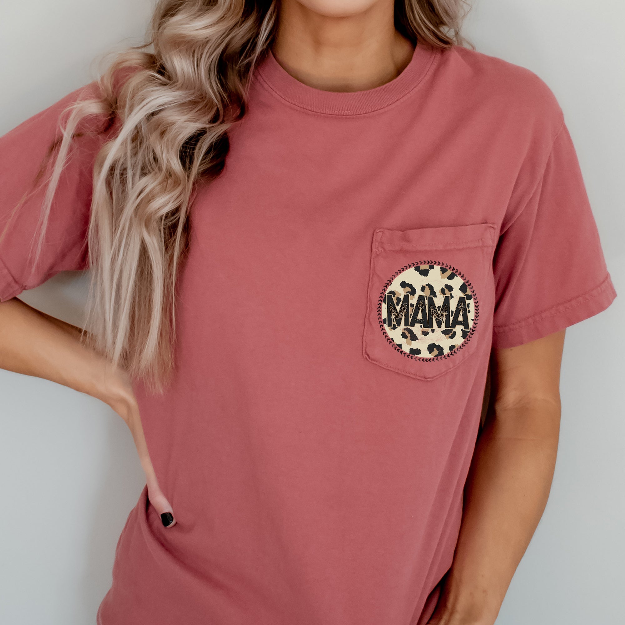 Mama Retro Western Leopard Print Circle Pocket Vintage Western Heritage Design Comfort Colors Tee