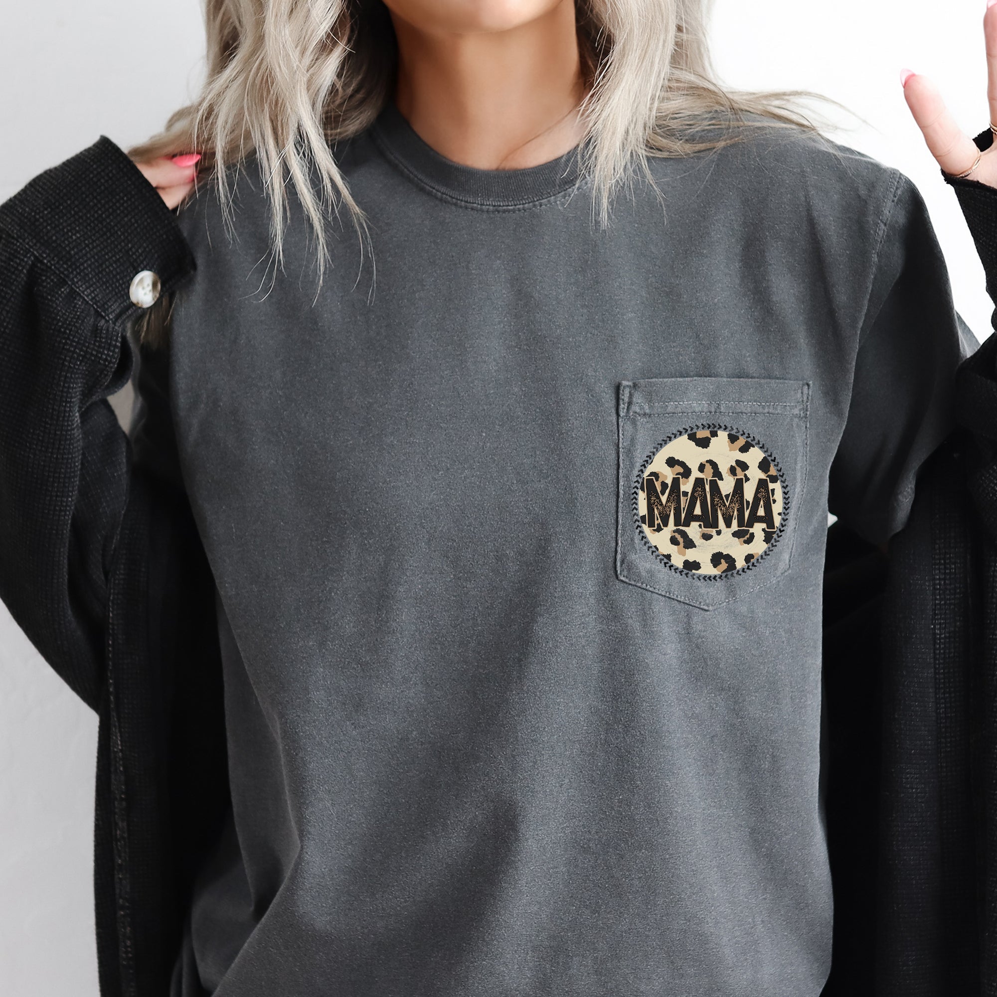 Mama Retro Western Leopard Print Circle Pocket Vintage Western Heritage Design Comfort Colors Tee