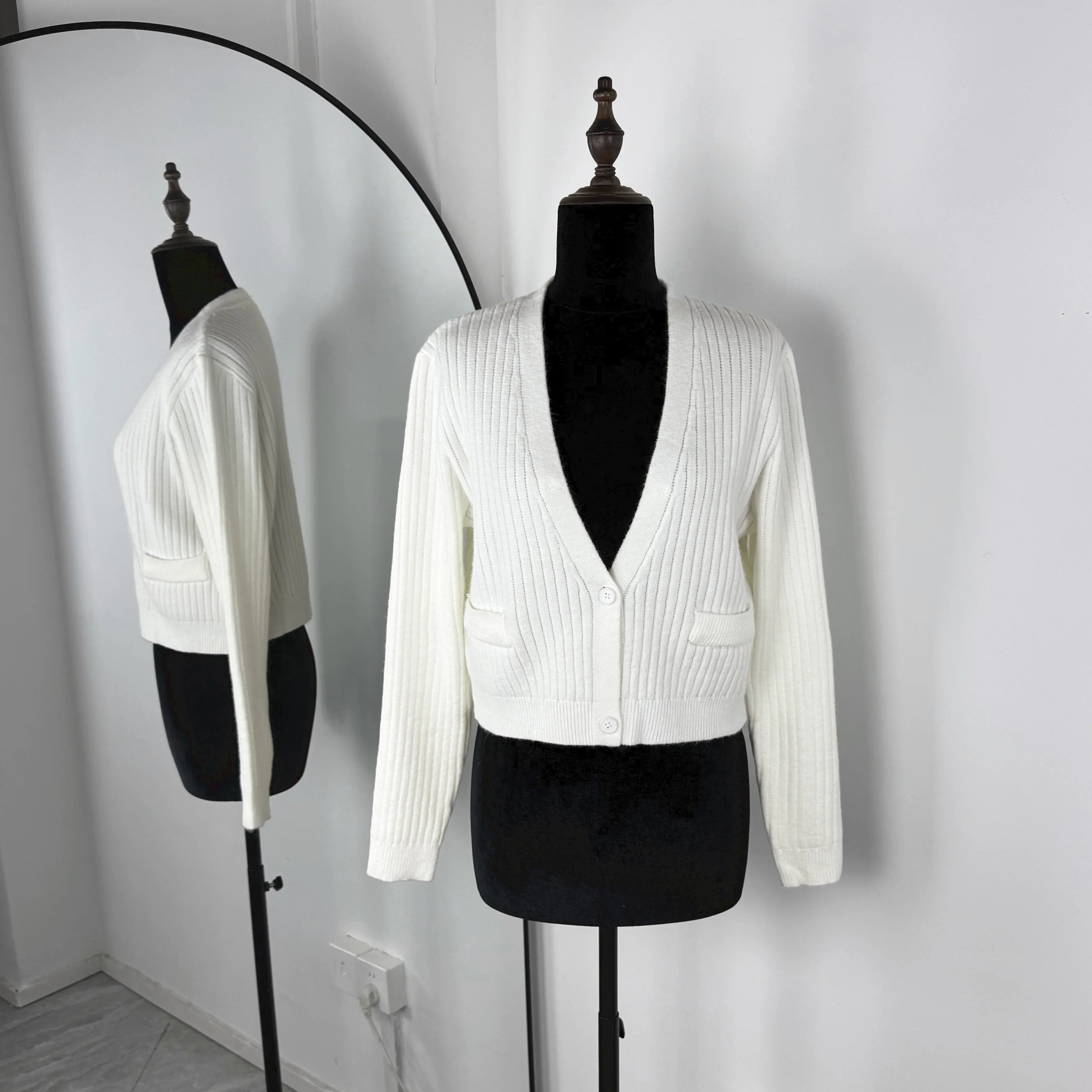 Trendix Black Knit Cardigan For Women Winter Detachable Faux Fur Collar Short Tops Street Slim Party Elegant Outerwear Top Femme
