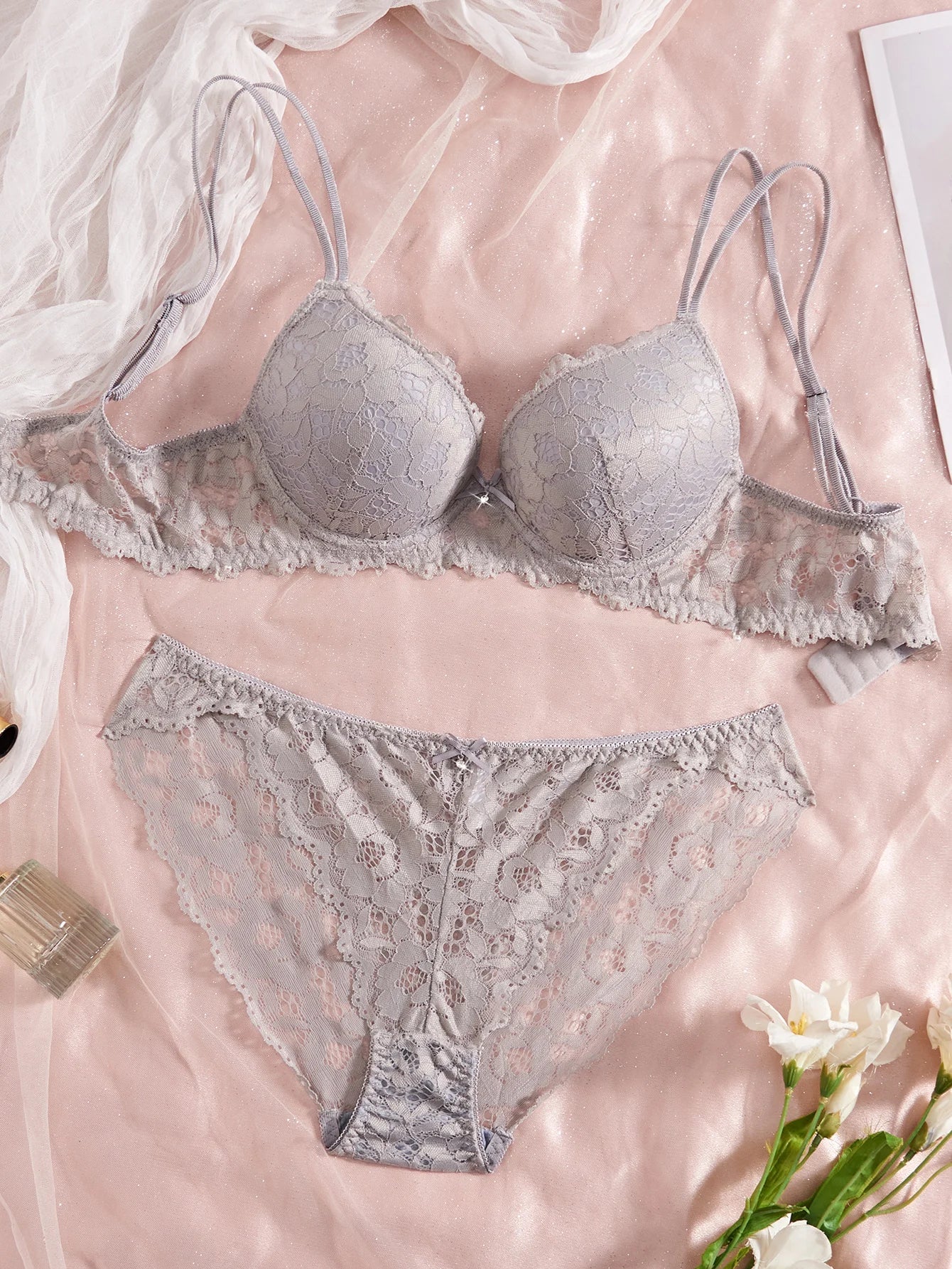 6-Piece Set Women's Bra and Panties Set Sexy Patterned Lace Patchwork No Lining Comfortable Fitting Women's Push-Up Bra Women's Underwear Set