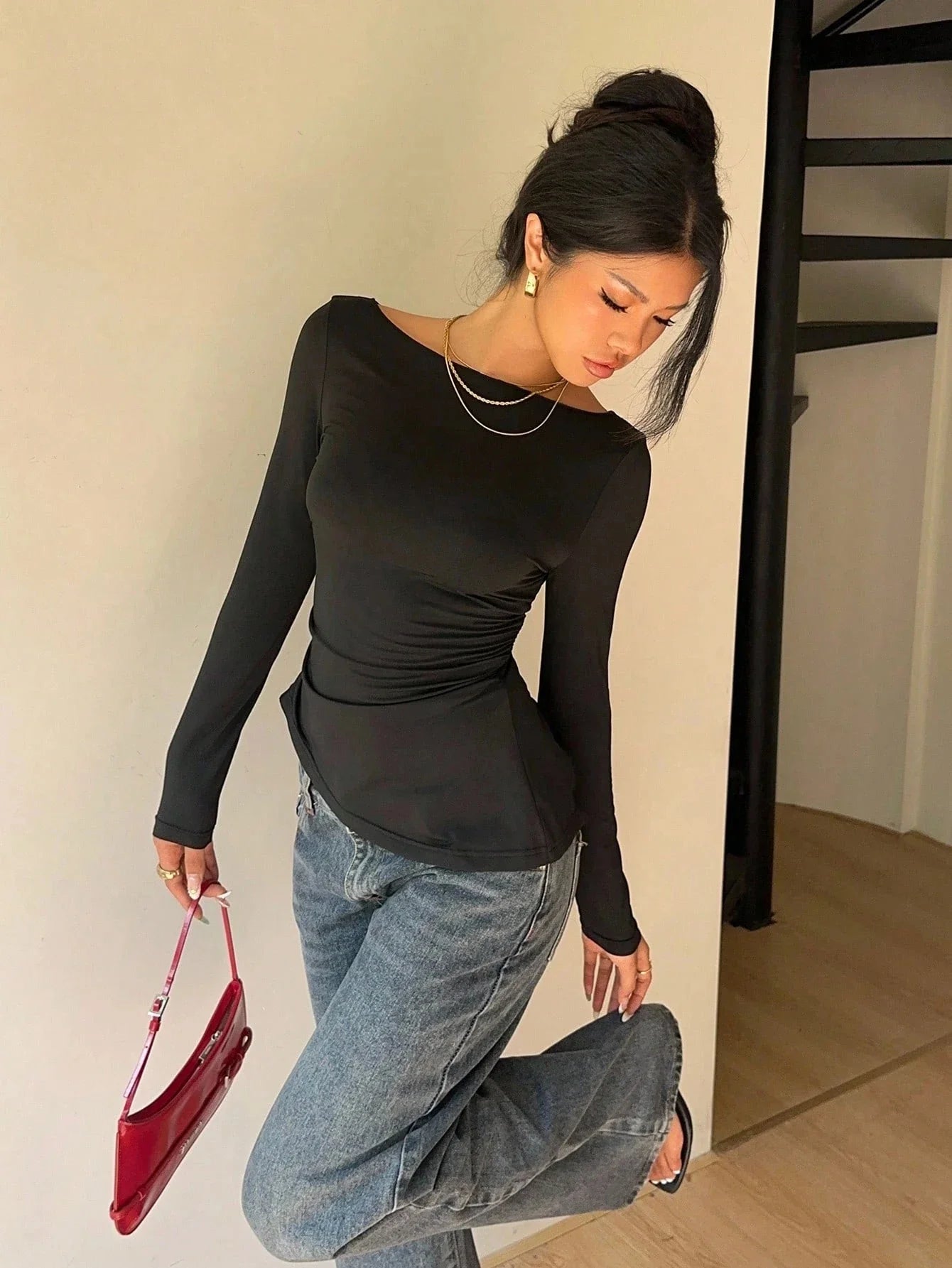 Women's Elegant Lace Patchwork Bow Decorate Long Sleeve T-Shirt Casual Asymmetry Hem Slim Fit Boat Collar Pleating Tops 2026