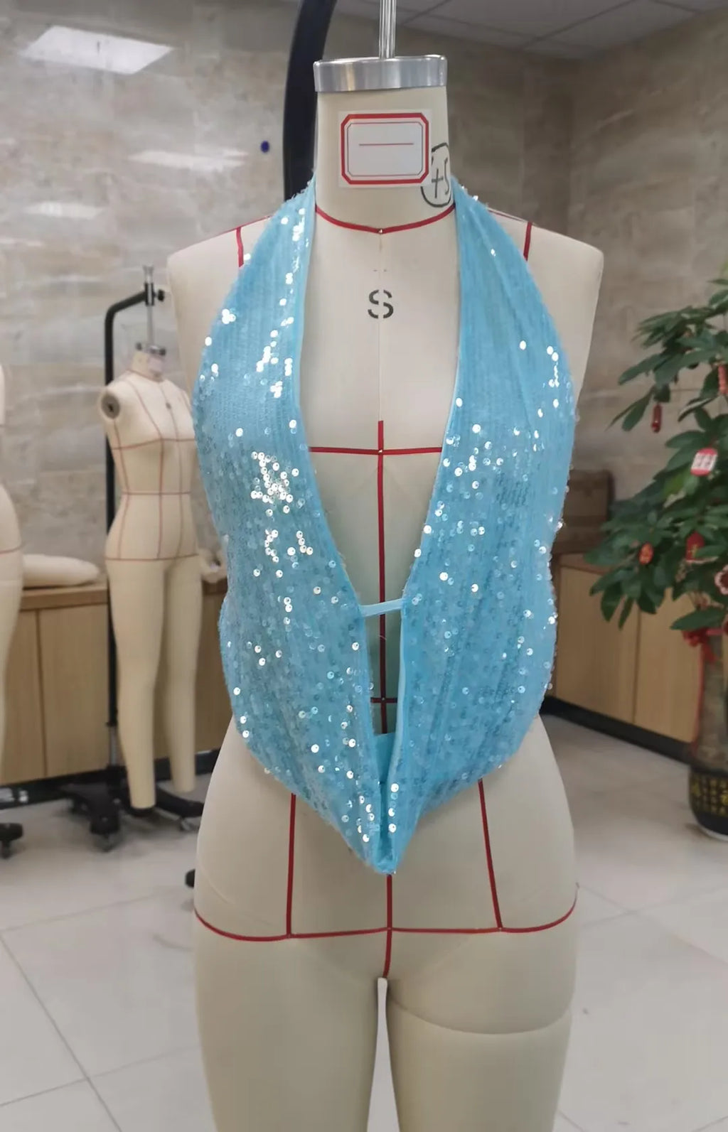Women Summer Solid Color Tank Tops Sparkly Sequins Backless Halter Neck Vests Sleeveless Backless Crop Tops Streetwear
