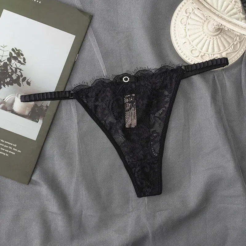 2026New Women's Sexy Lace Panties Smooth Low-Waisted Sexy Women Thong, Fashion, Breathable, With Rhinestones Panties Underwear