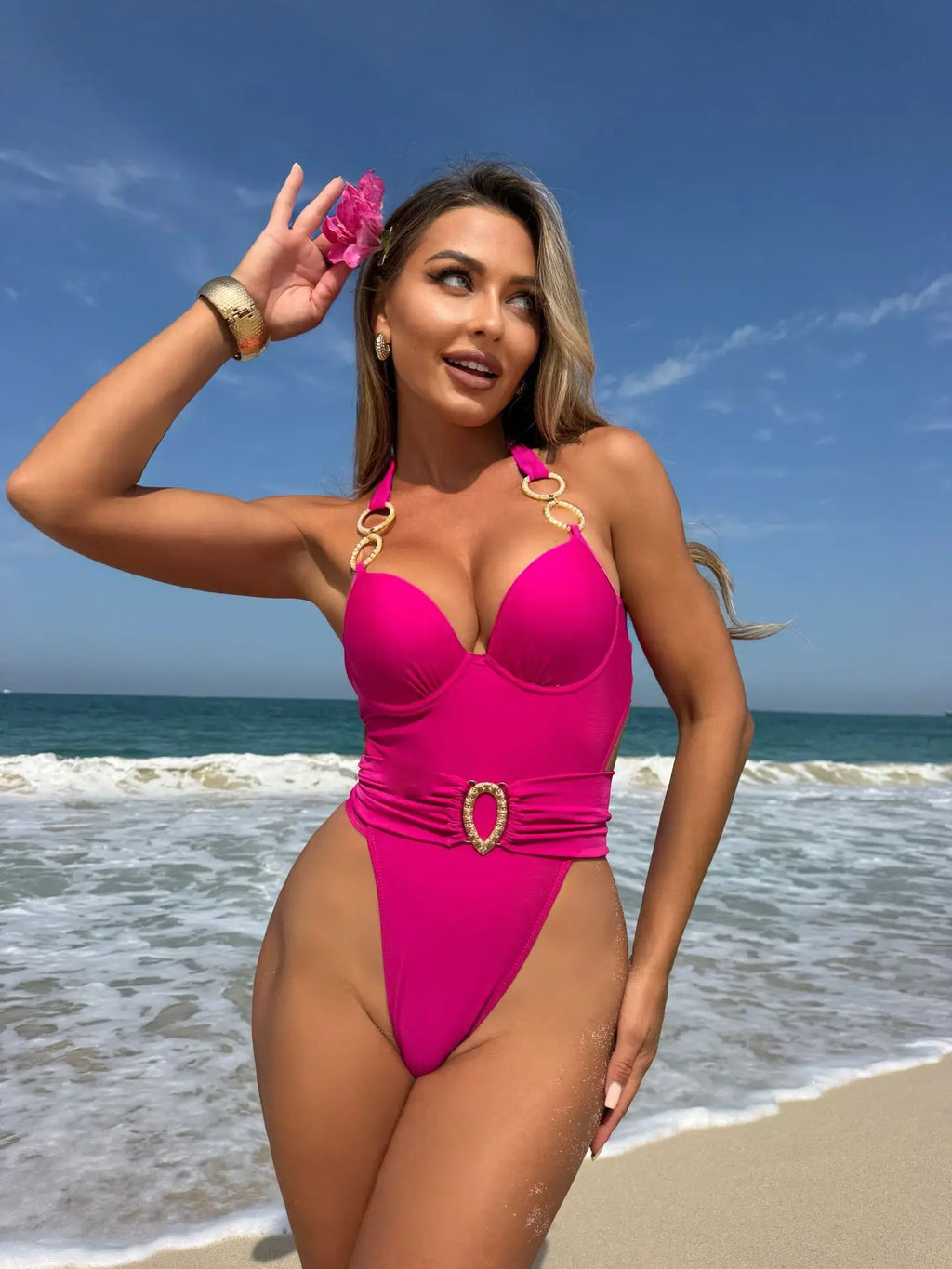 Luxury Diamond Belt One Piece Swimsuit 2025 Women Sexy Halter Rhinestone Push Up Padded Backless Beach Bathing Suit Swimwear