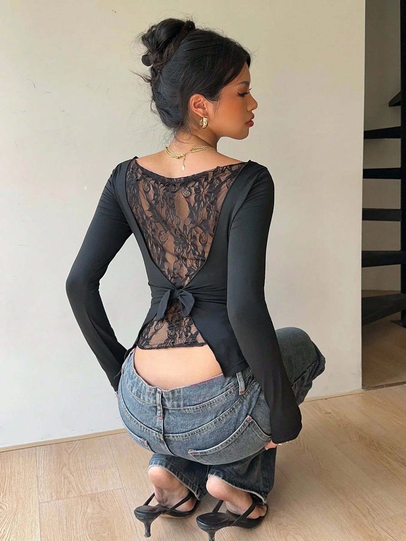 Women's Elegant Lace Patchwork Bow Decorate Long Sleeve T-Shirt Casual Asymmetry Hem Slim Fit Boat Collar Pleating Tops 2026