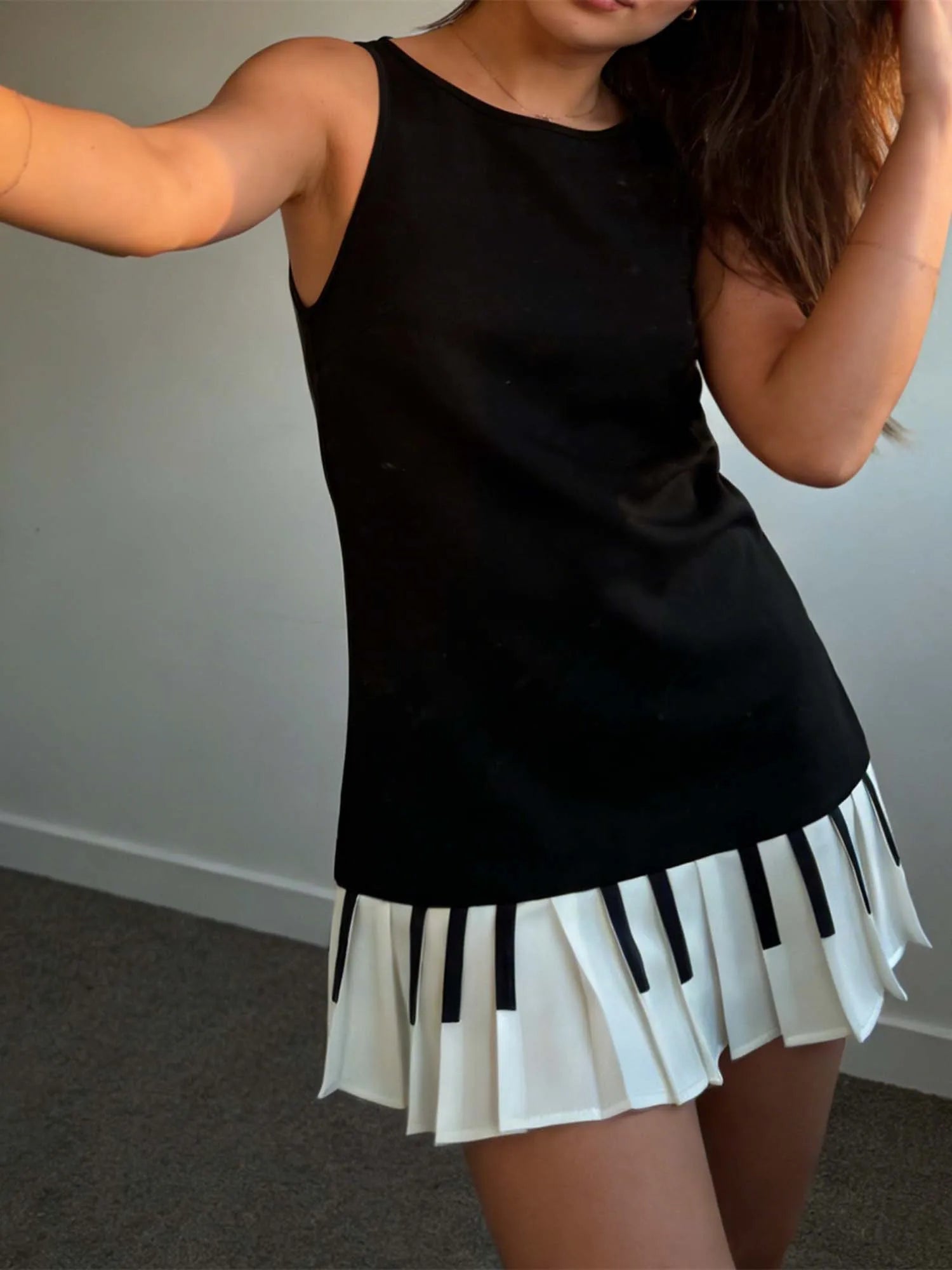 Women Sleeveless Tank Dress Summer Pleated Bodycon Dress Crew Neck Mini Vest Club Party Slim Dress Vestidos Sundress Streetwear