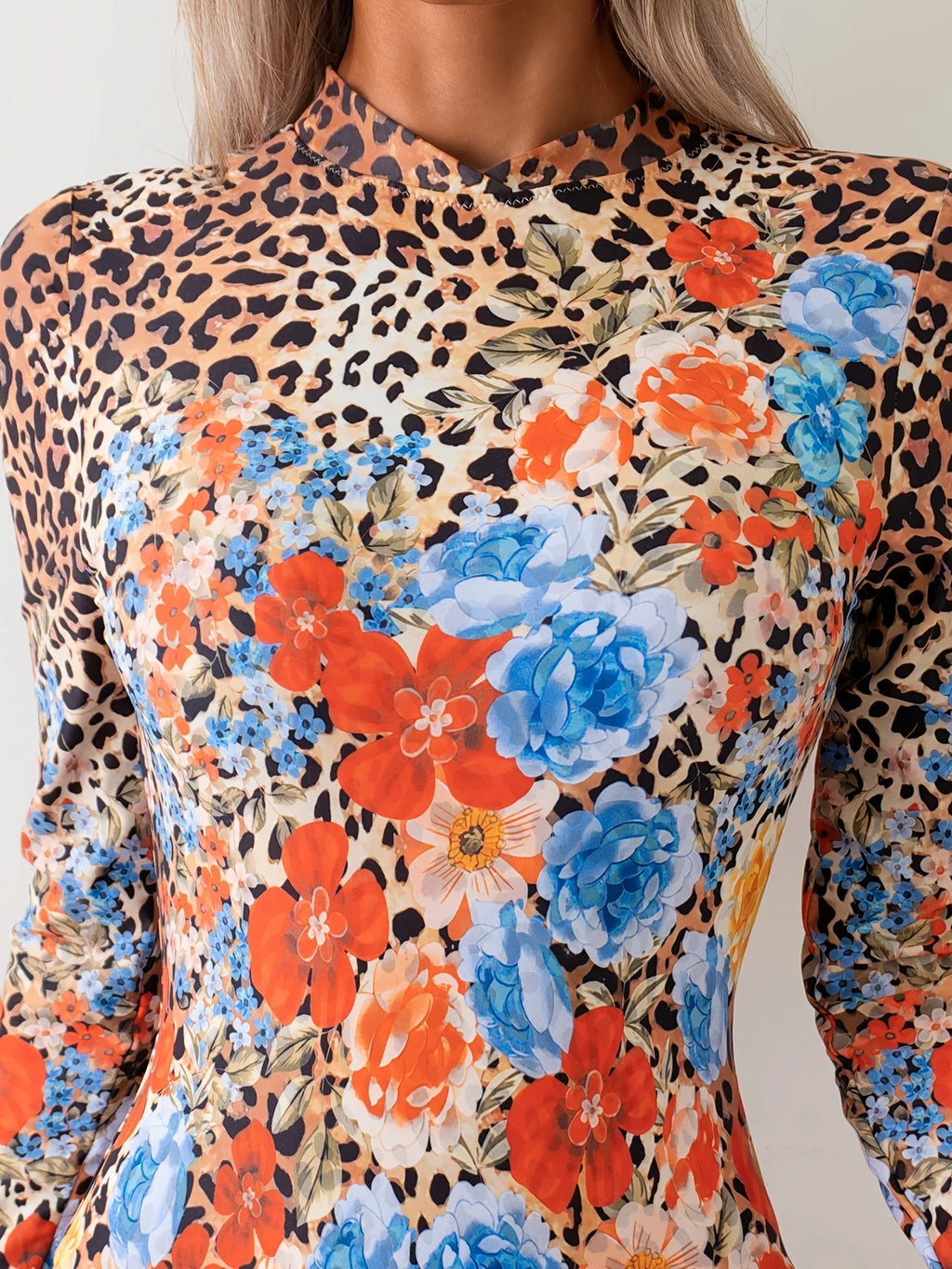 Vintage Red Floral Leopard Print One Piece Swimsuit 2025 Women Long Sleeve Back Zipper Slim Swimwear Beach Surf Bathing Suits