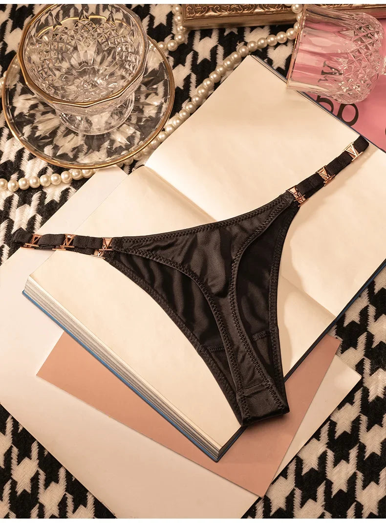 Seamless Sexy Thong Women Underwear Briefs Panties Zebra Flower Low Rise Luxury Metal Buckle G String Bikini Girls Female Panty