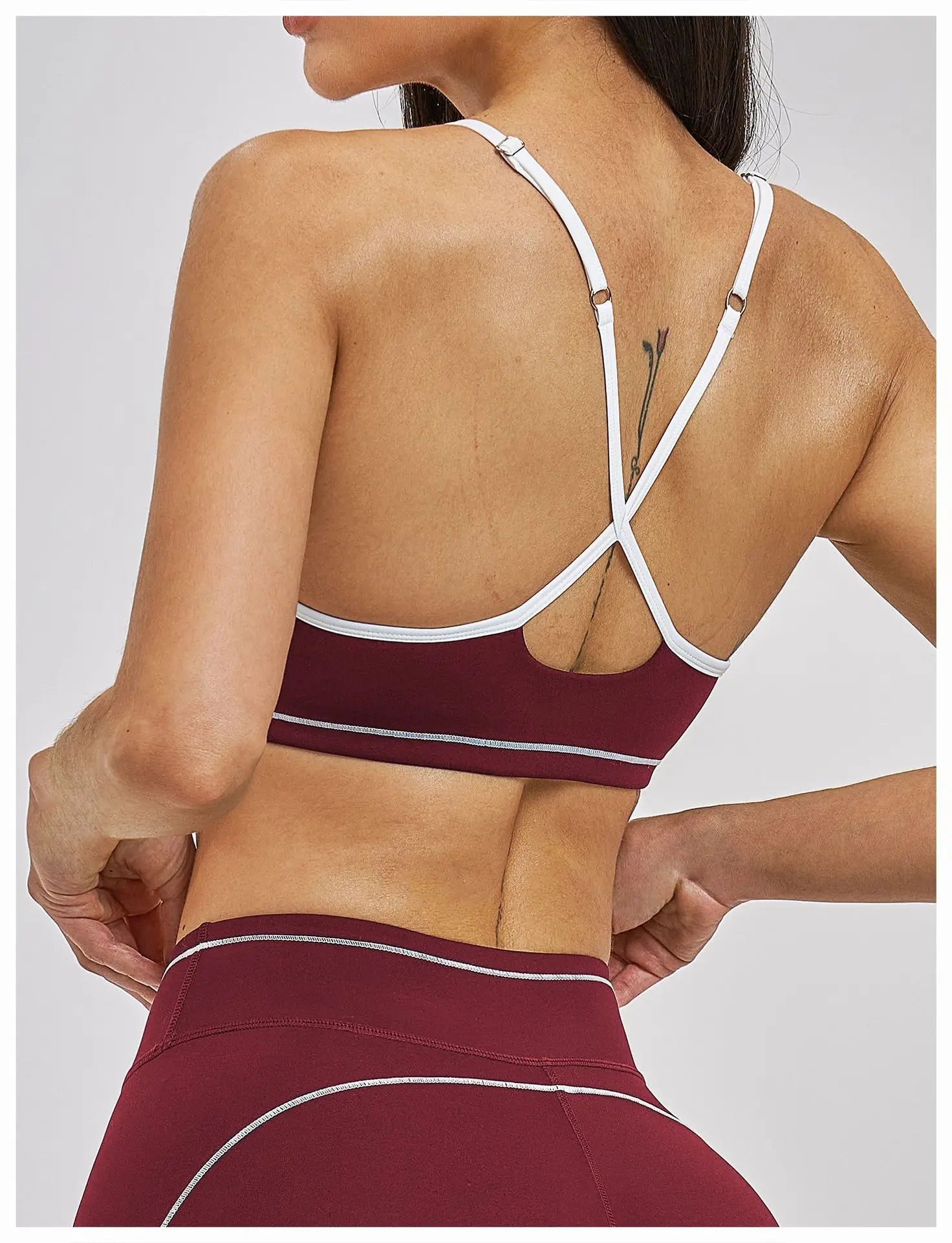 Yoga Bra U-Shaped Adjustable Shoulder Strap Cross Back Women Fitness Sports Bra Top Gym Yoga Athletic Tight Workout Jog Soft Pad