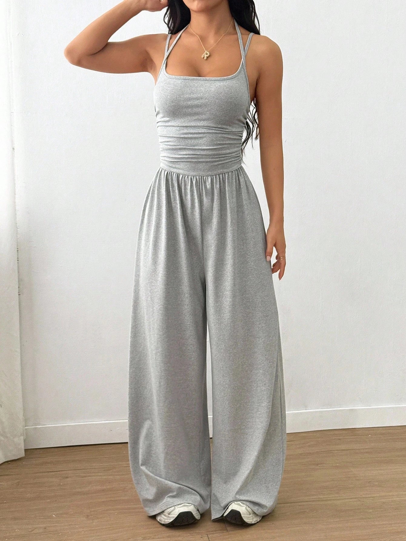 Women's Casual Solid Color Pleating Loose Straight Jumpsuit A-line Backless Halter Neck Slim Cami Jumpsuit Streetwear 2025