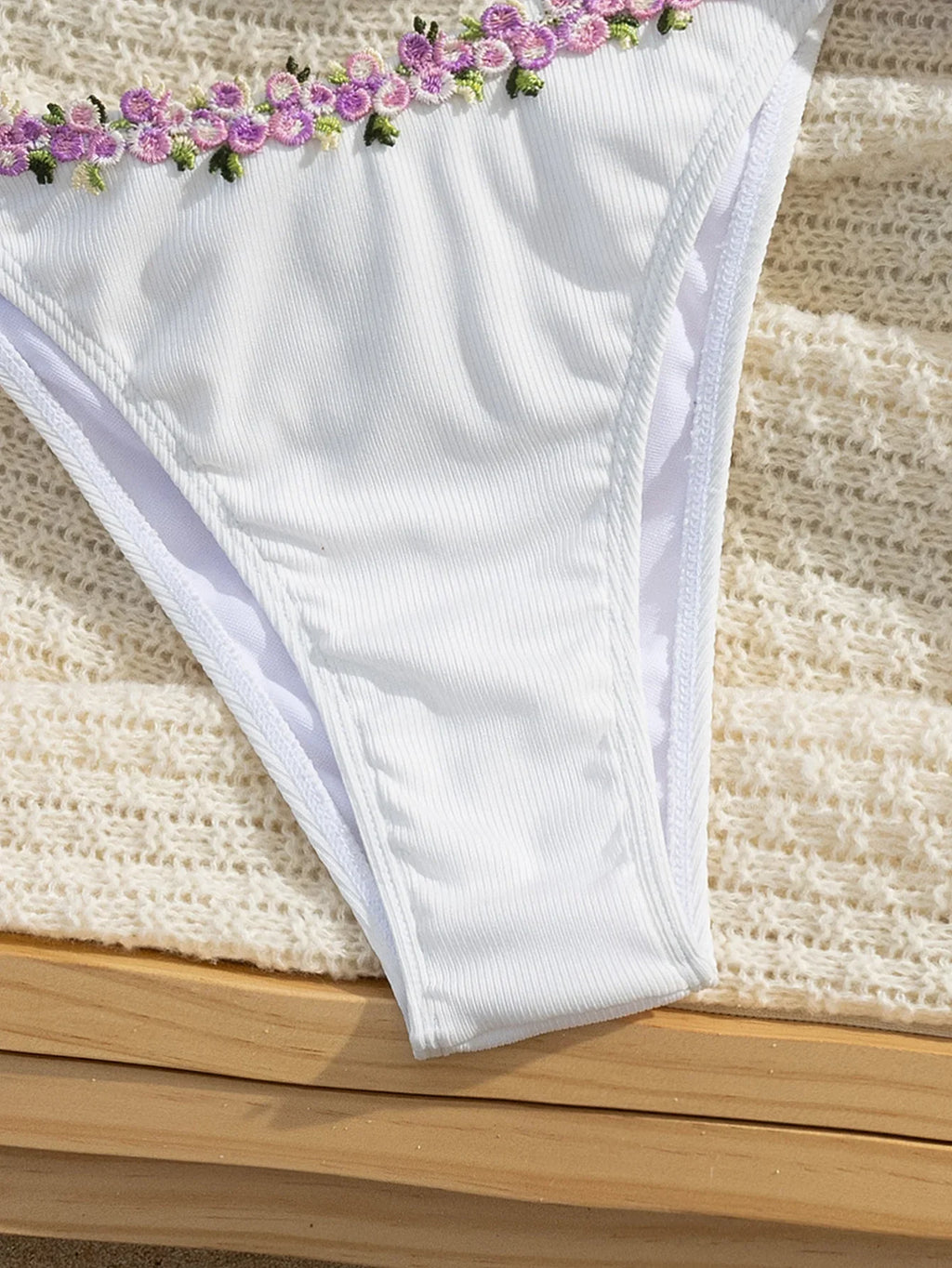 Sexy 3D Floral Bikini Set 2025 Women White Pink Contrast Push Up Bra Tie Side Thong Swimsuit Beach Bathing Suit Micro Swimwear