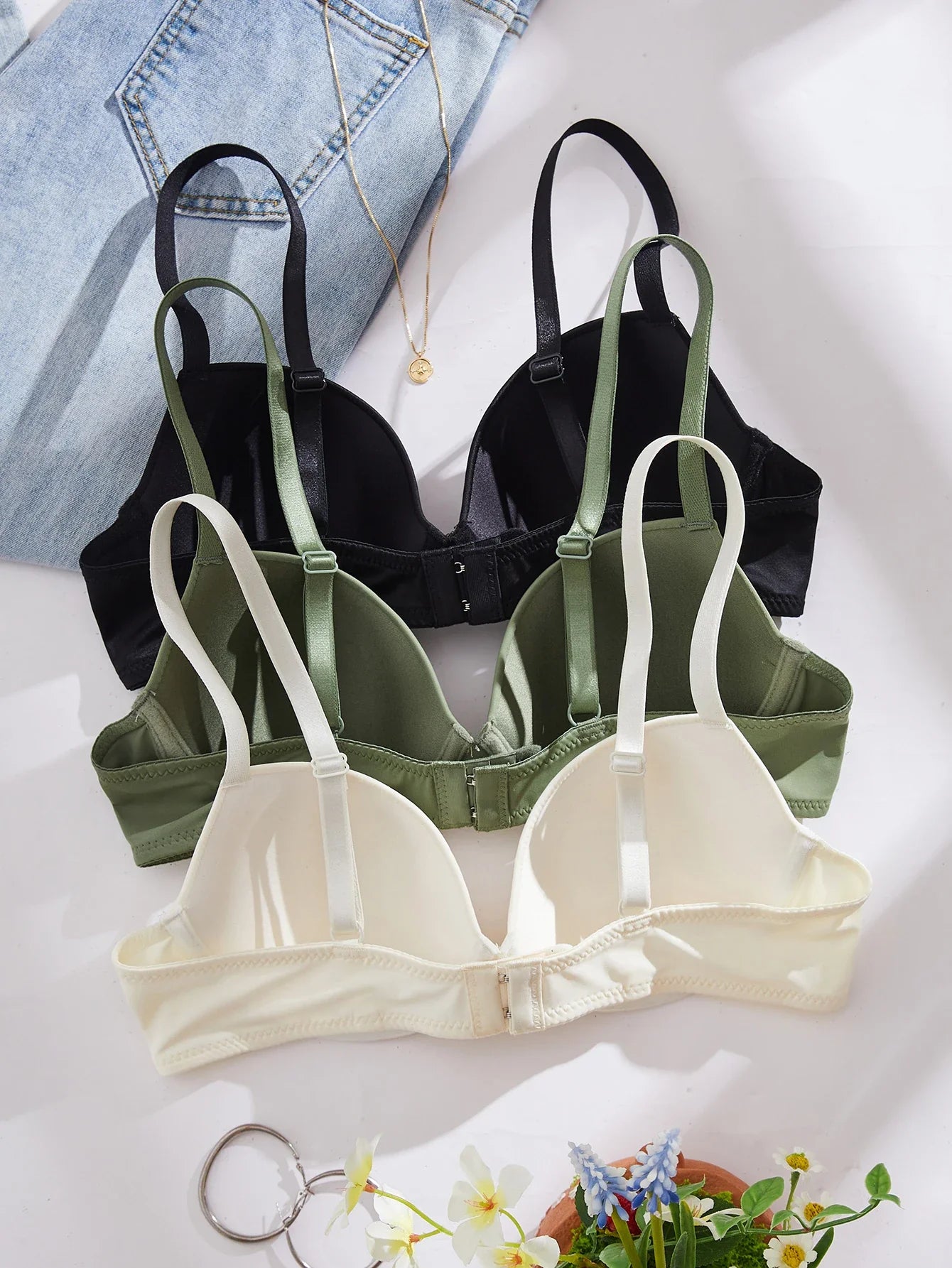 3-Pack of Fashionable Women's Underwear Set Everyday Simple Basic Underwire Bras Supportive and Comfortable Unpadded Women's Bra
