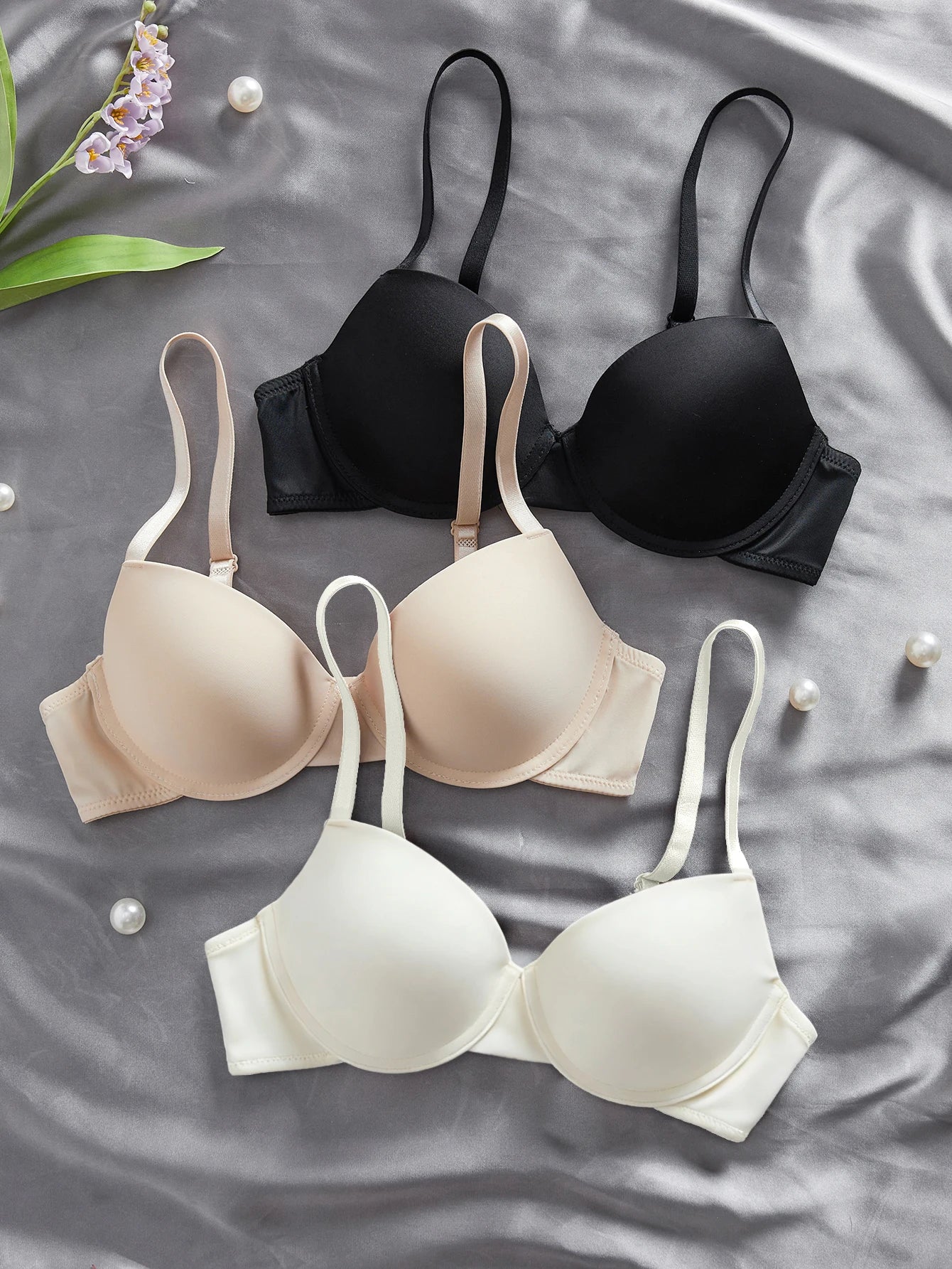 3-Pack of Fashionable Women's Underwear Set Everyday Simple Basic Underwire Bras Supportive and Comfortable Unpadded Women's Bra