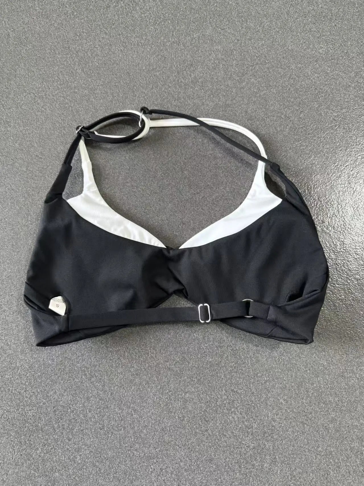 Women's Gym Workout Two-color Yoga Sports Bras Halter Neck Open Back Design Sports Tank Top Running Fitness Built-in Bra Cups