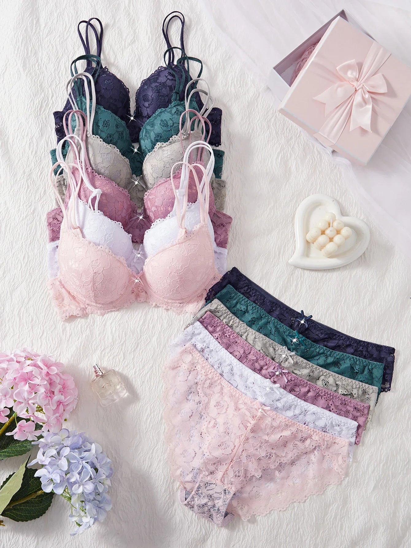 6-Piece Set Women's Bra and Panties Set Sexy Patterned Lace Patchwork No Lining Comfortable Fitting Women's Push-Up Bra Women's Underwear Set
