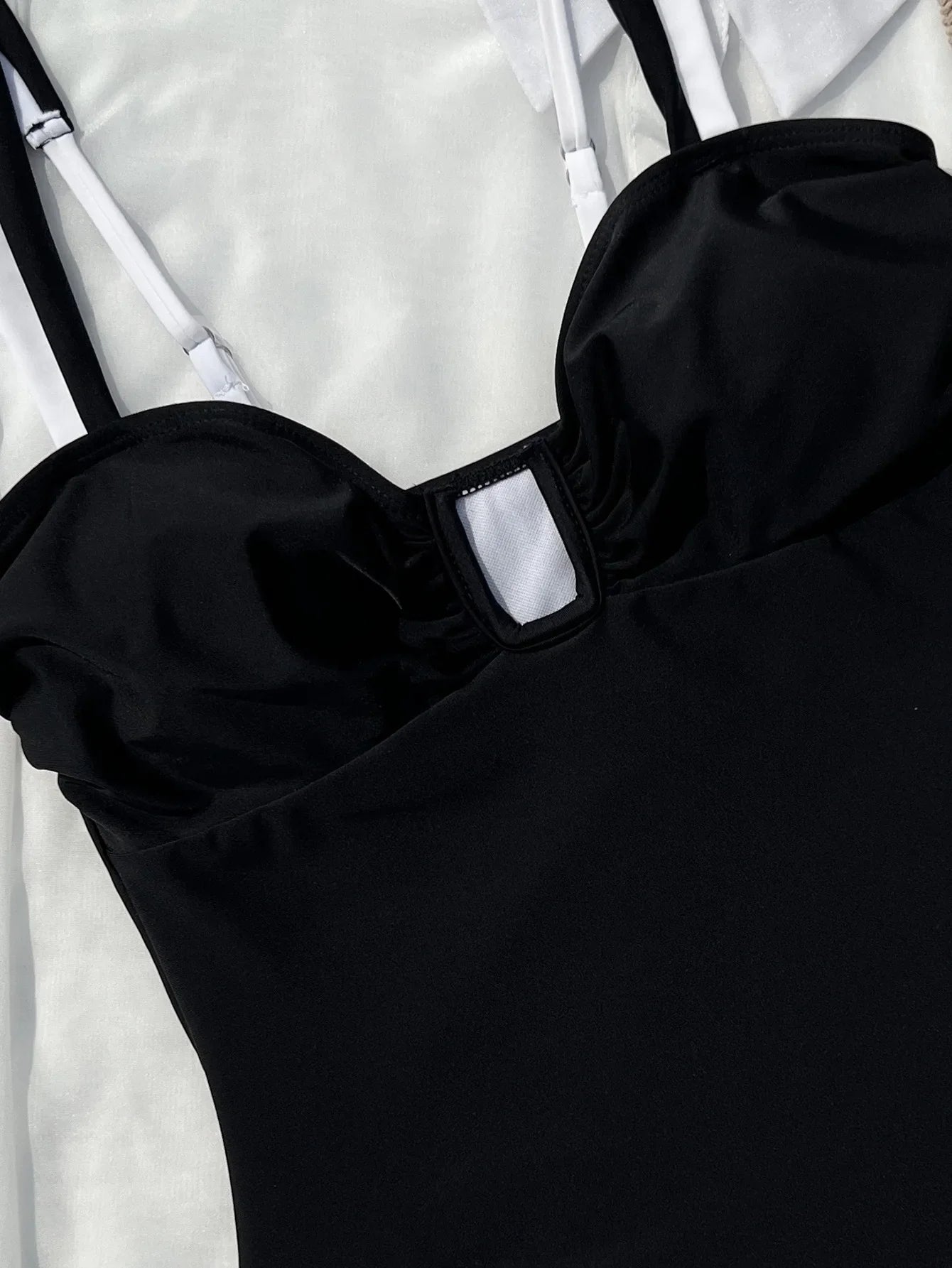 Vintage Black White Patchwork Swimwear Women 2026 Sexy Metal U Neck Backless One Piece Swimsuit Beach Bathing Suits Monokini