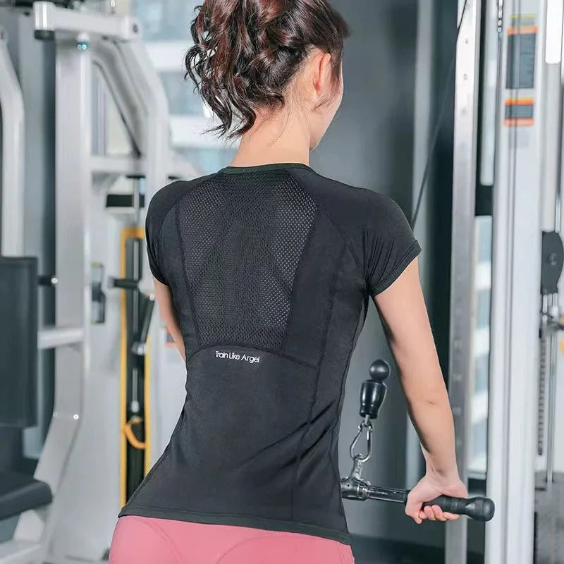 🖤 Plus Size Women's Sports T-Shirt – Breathable Yoga & Running Top